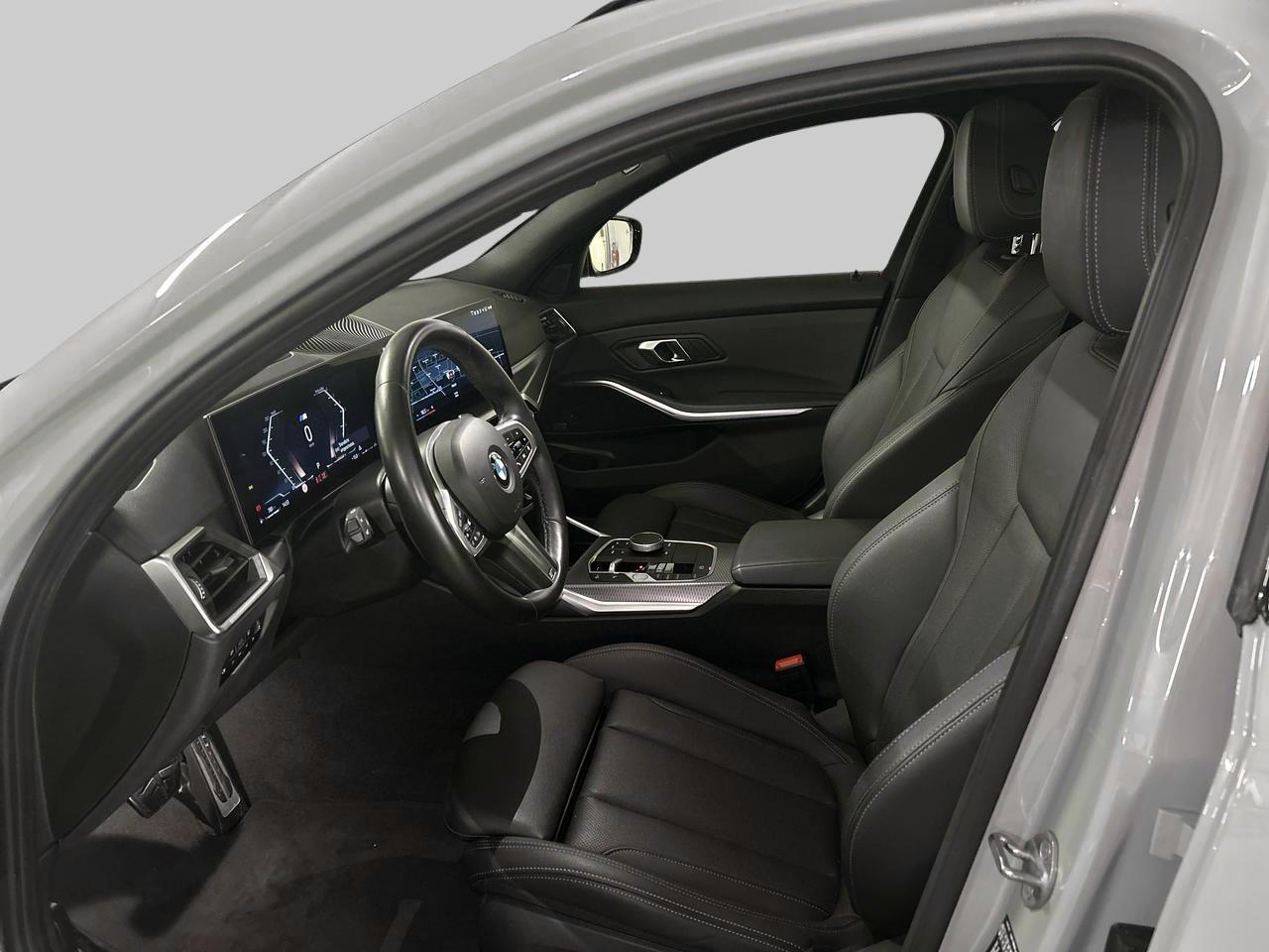 BMW 330d xDrive Touring M Sport-image-15