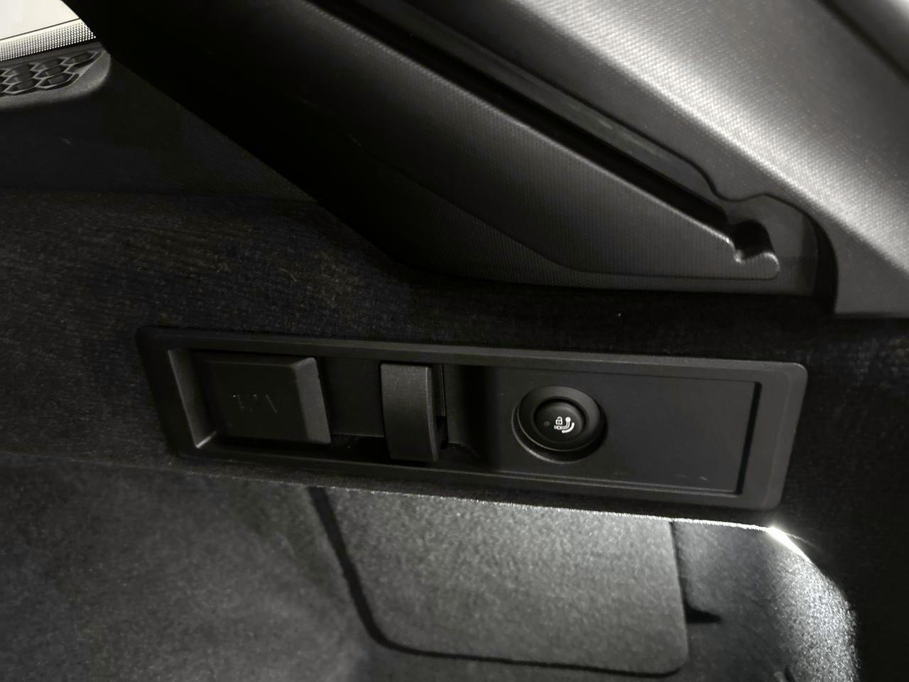 BMW 330d xDrive Touring M Sport-image-11
