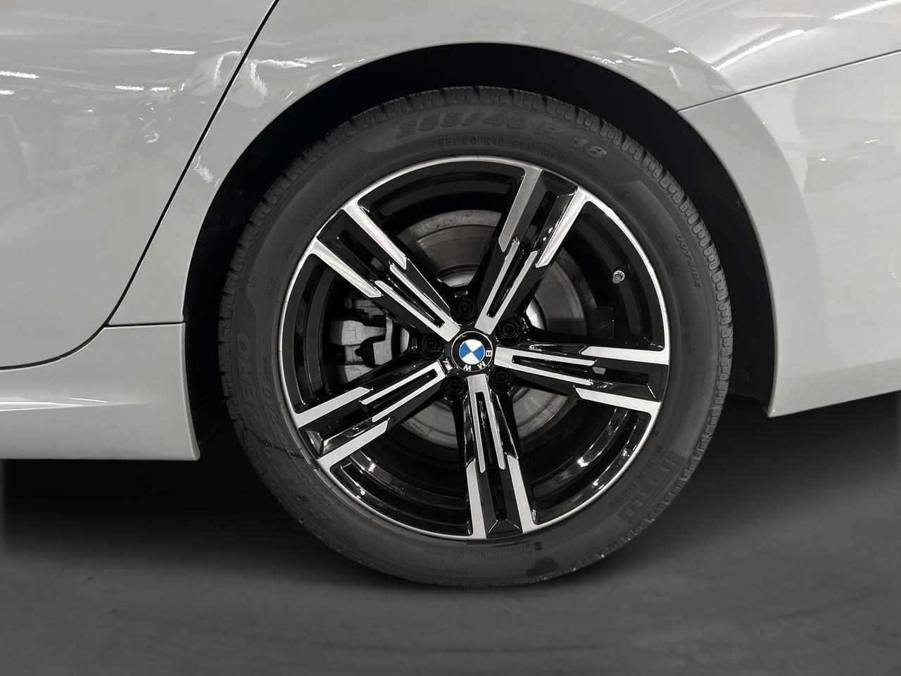 BMW 330d xDrive Touring M Sport-image-16