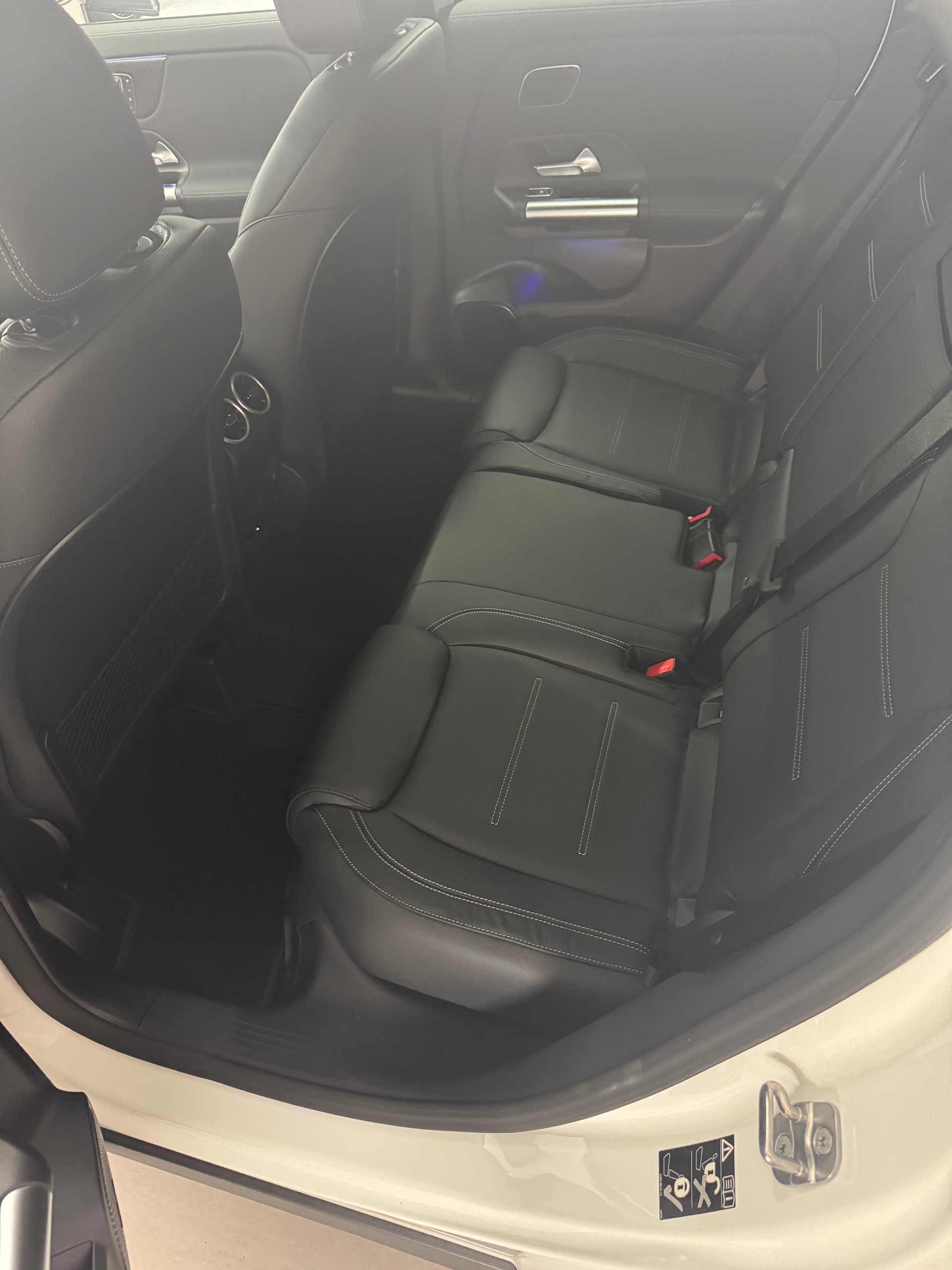 MERCEDES-BENZ GLA 220 d 4Matic Swiss Star-image-13
