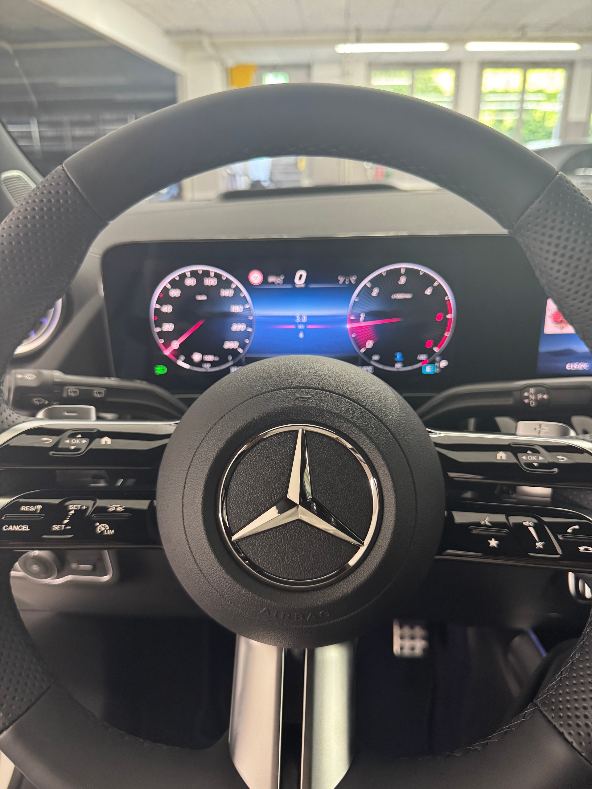 MERCEDES-BENZ GLA 220 d 4Matic Swiss Star-image-8
