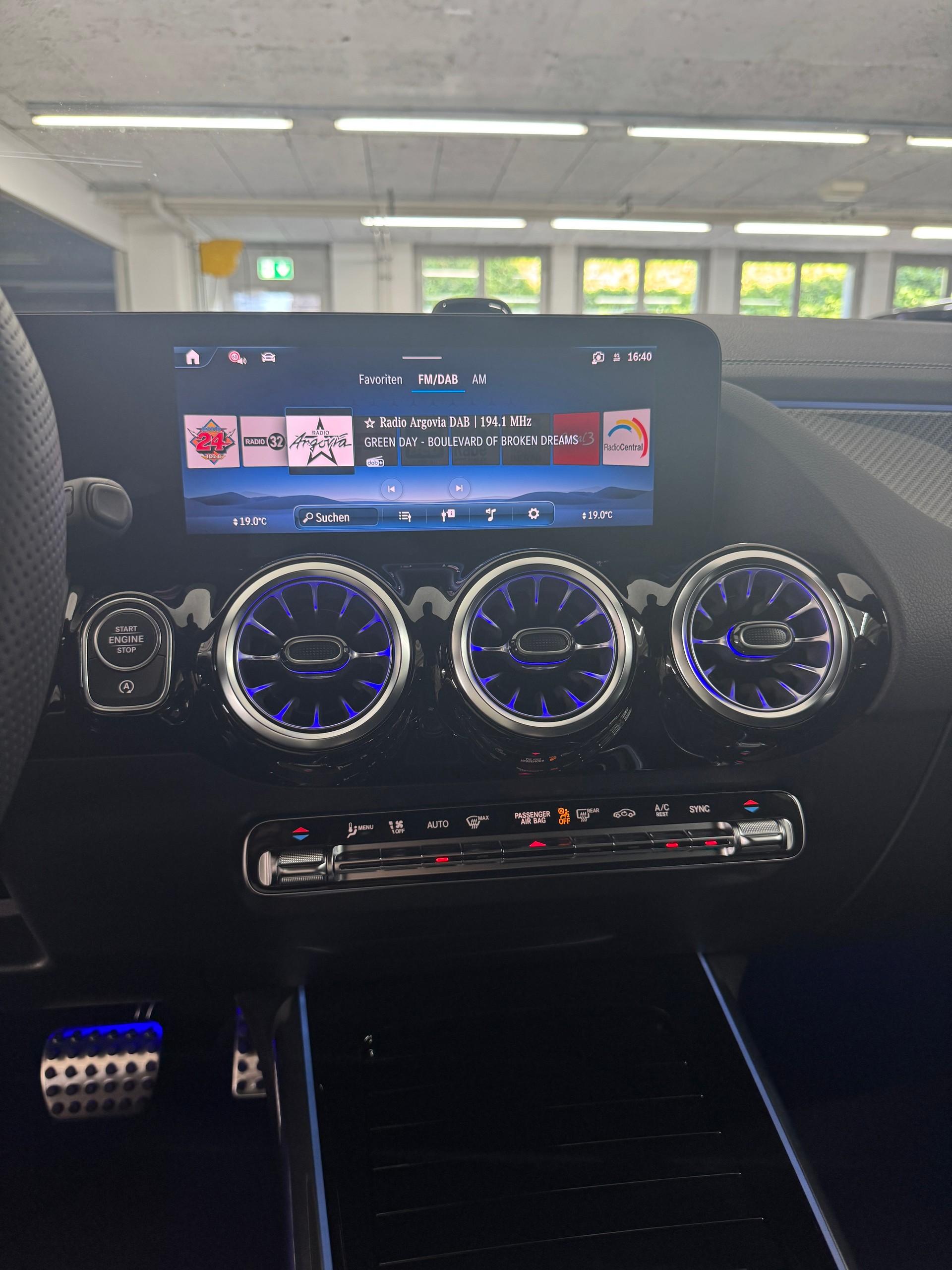 MERCEDES-BENZ GLA 220 d 4Matic Swiss Star-image-7