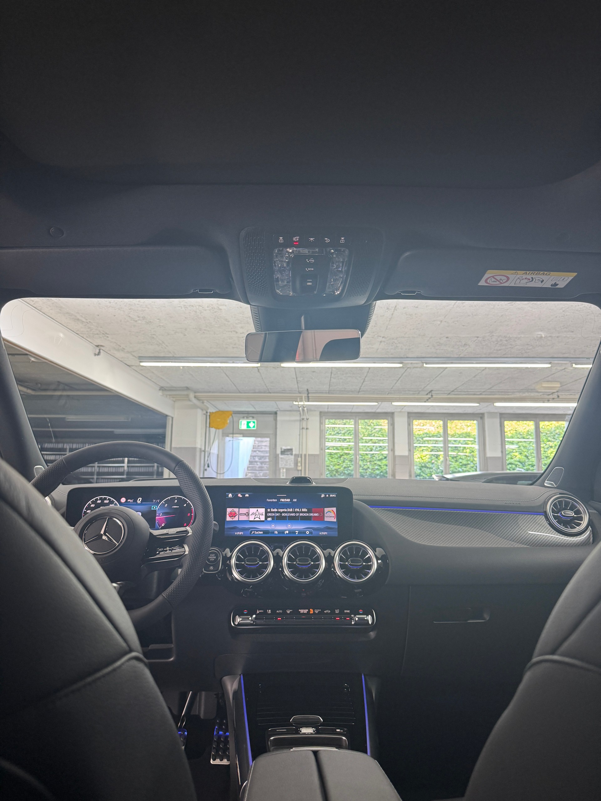MERCEDES-BENZ GLA 220 d 4Matic Swiss Star-image-12