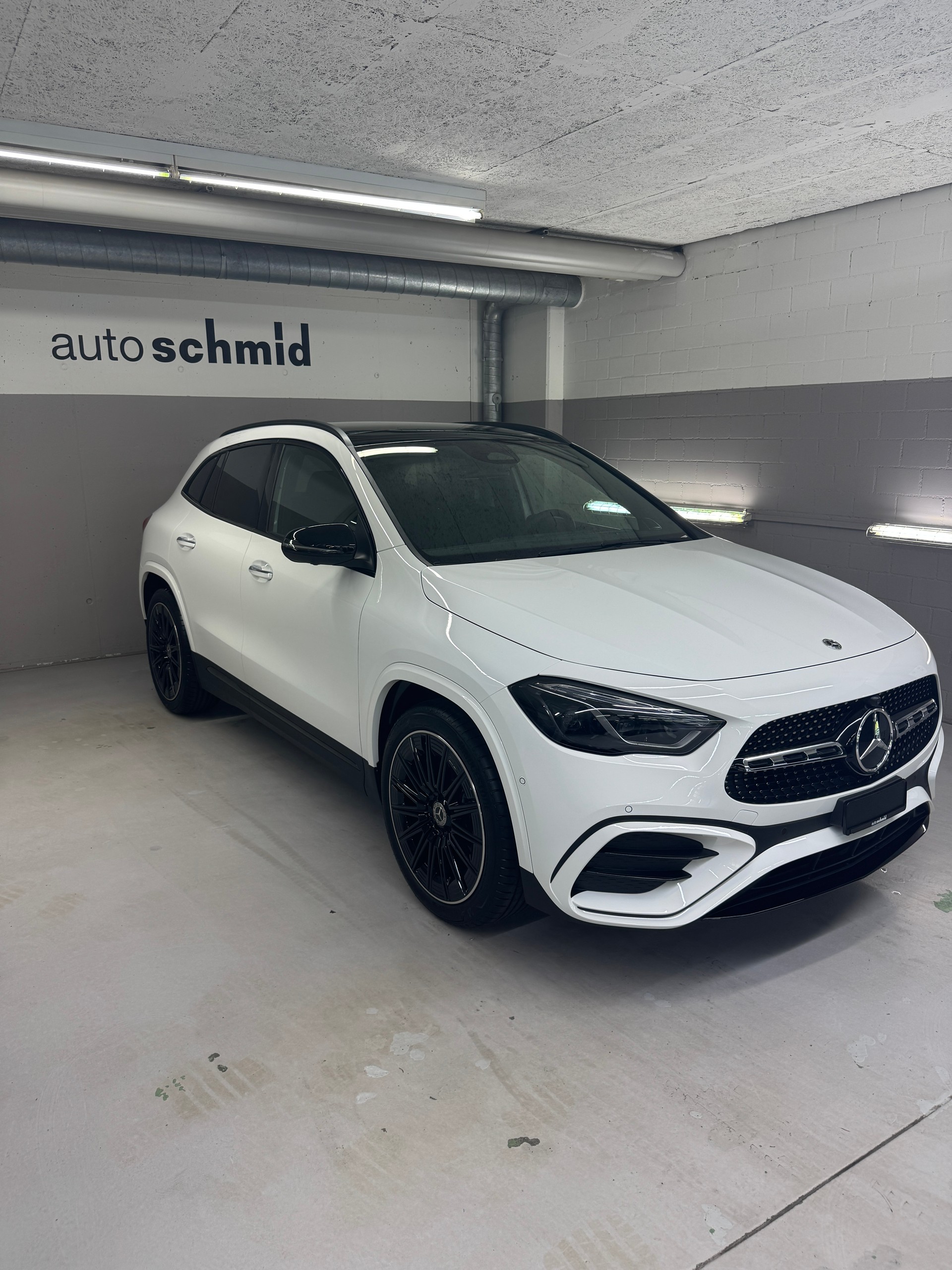 MERCEDES-BENZ GLA 220 d 4Matic Swiss Star-image-0