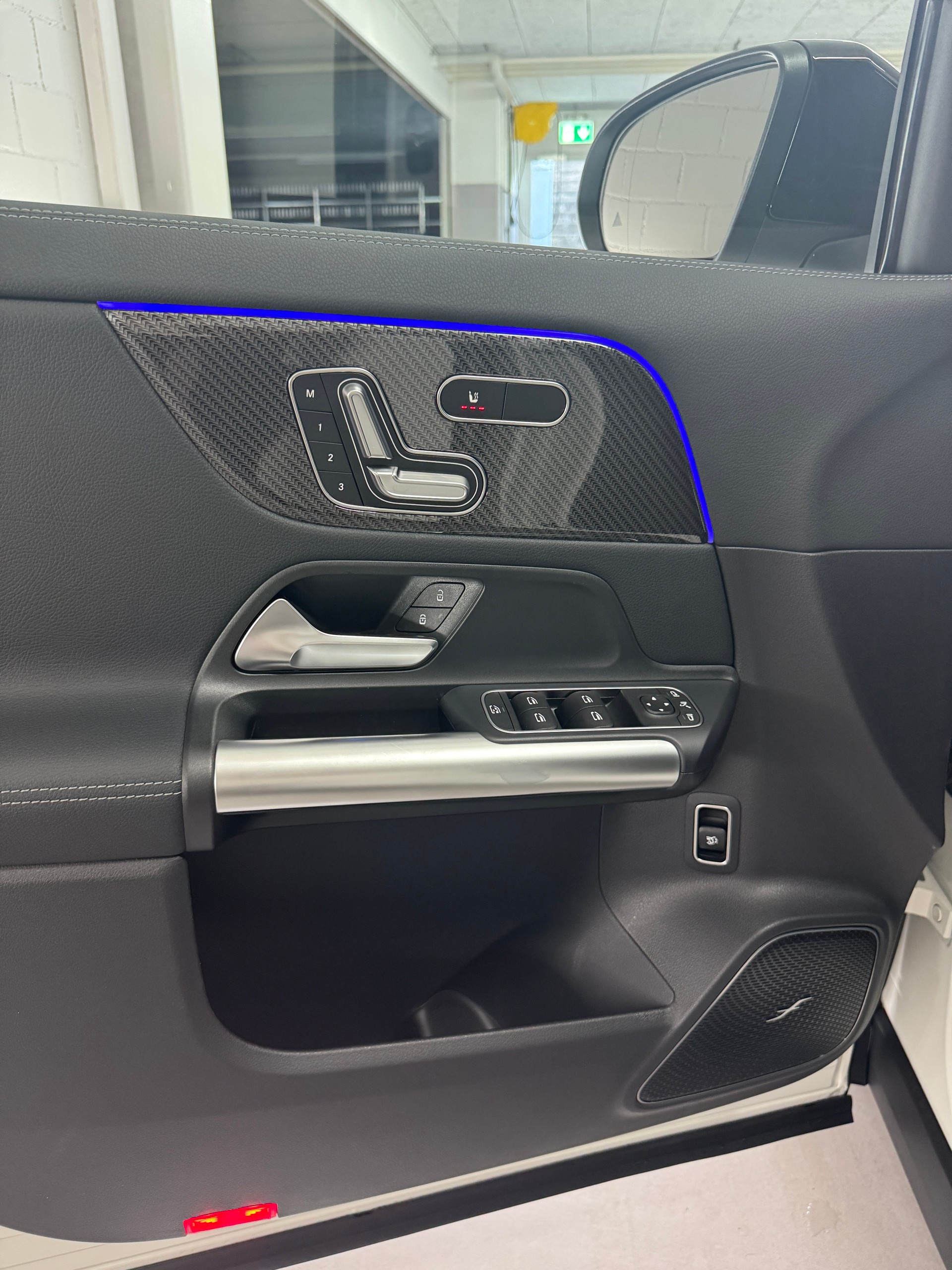 MERCEDES-BENZ GLA 220 d 4Matic Swiss Star-image-6