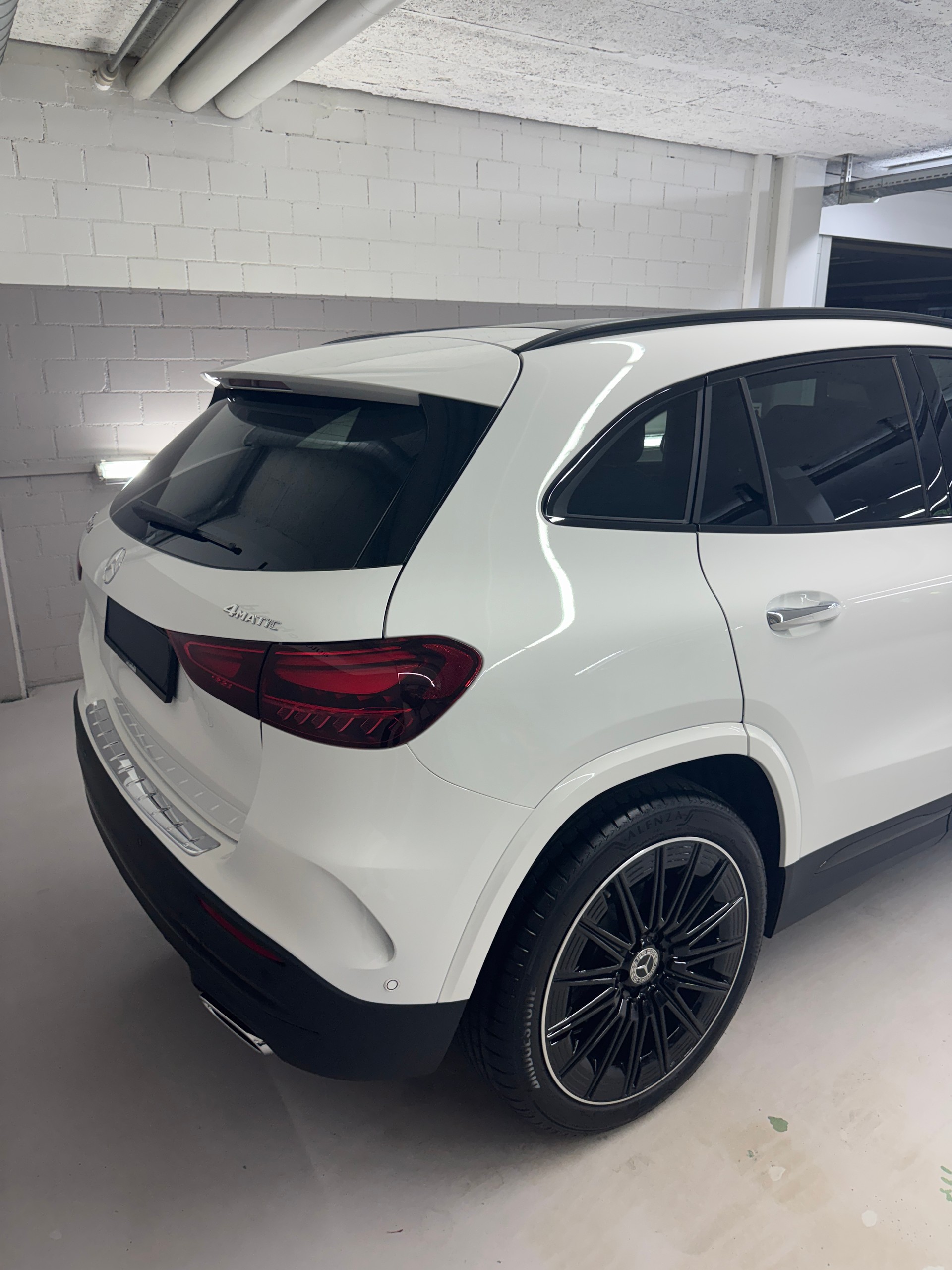 MERCEDES-BENZ GLA 220 d 4Matic Swiss Star-image-3