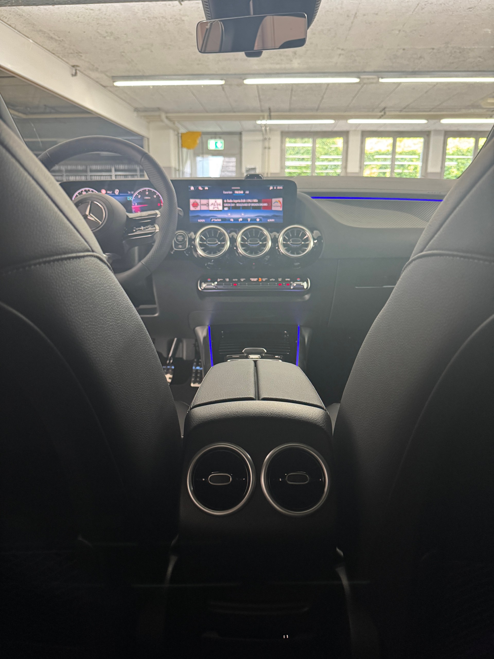 MERCEDES-BENZ GLA 220 d 4Matic Swiss Star-image-11