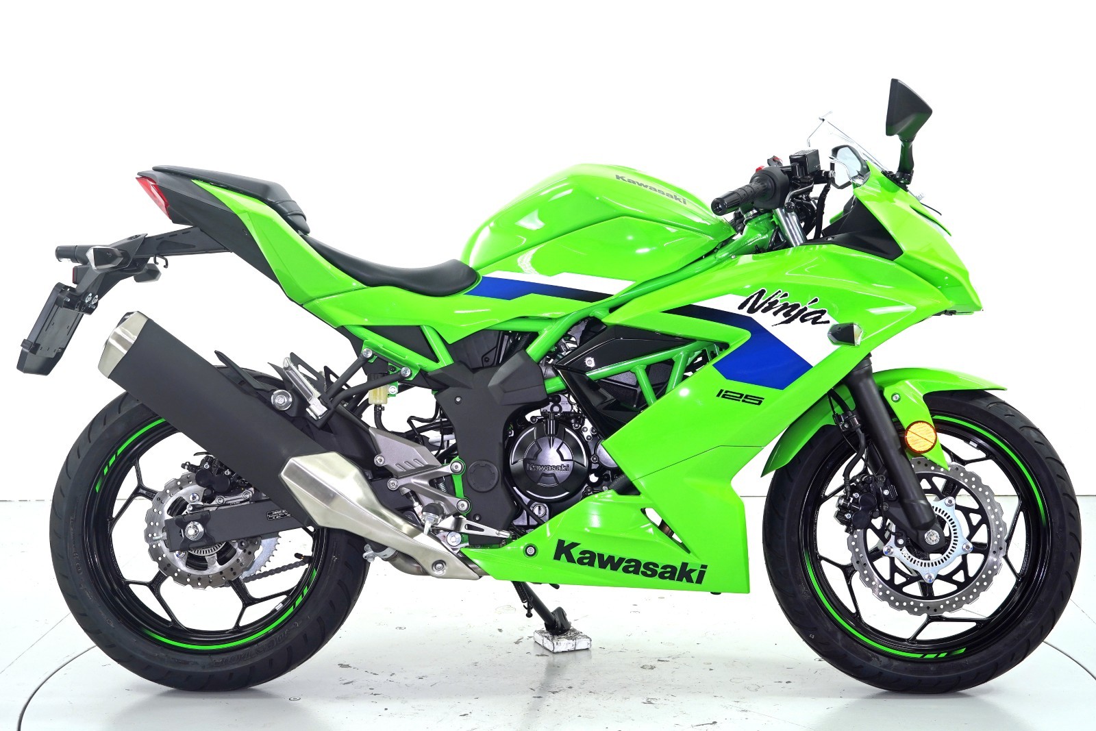KAWASAKI Ninja 125 ABS-showroom-element-3