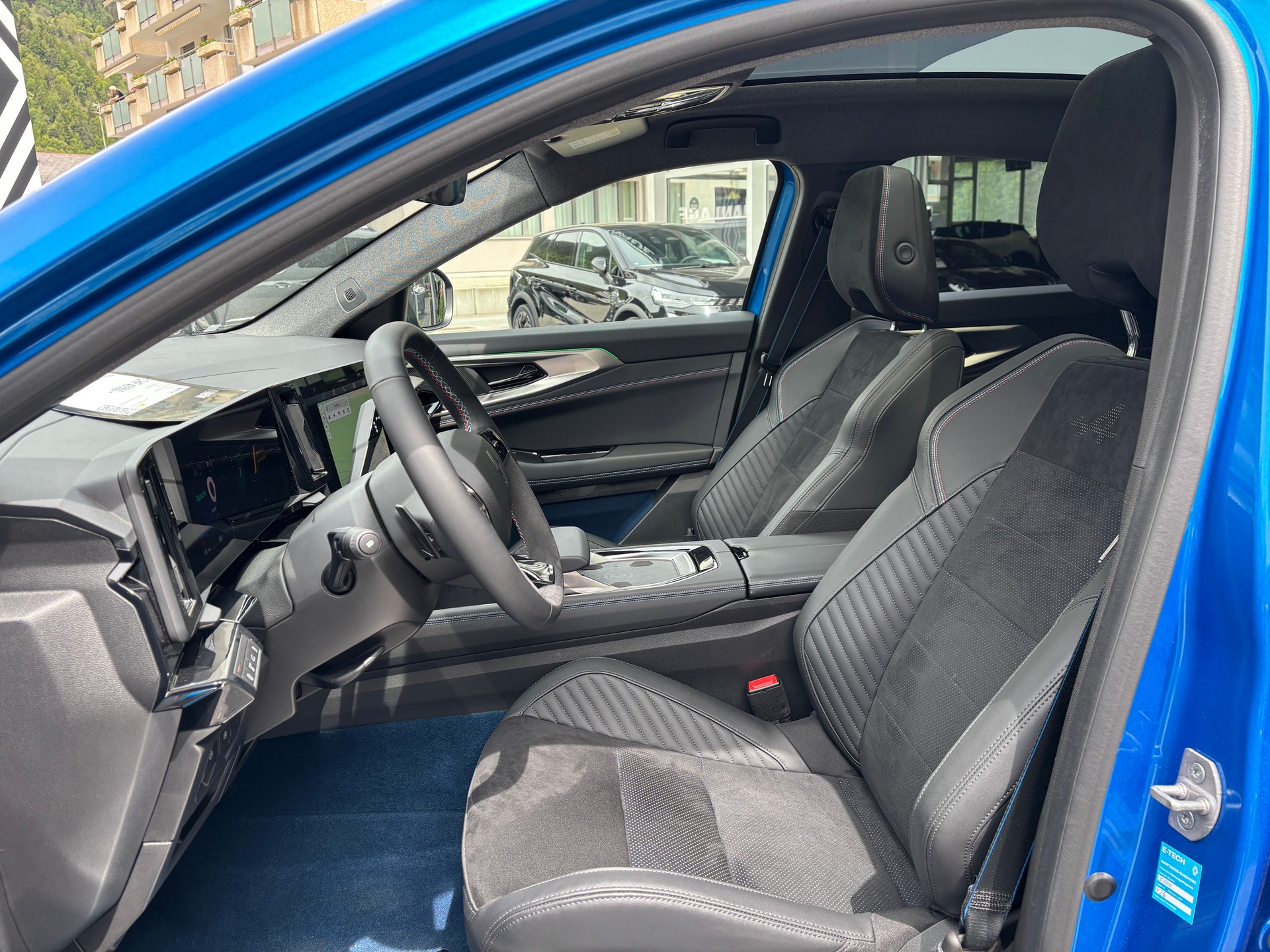 RENAULT Rafale 1.2 Plug-in Esprit Alpine 4x4-image-5