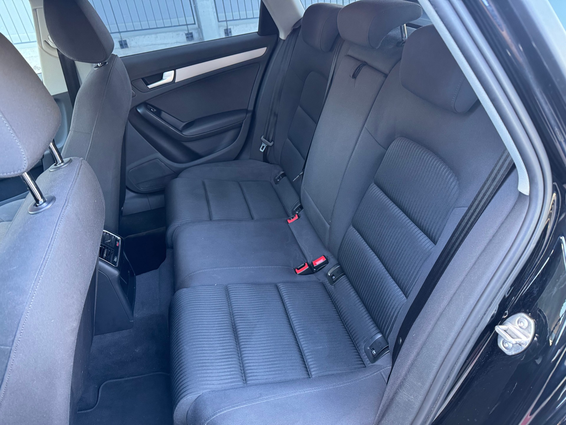 AUDI A4 Avant 2.0 TDI multitronic Frisch ab MFK-image-9