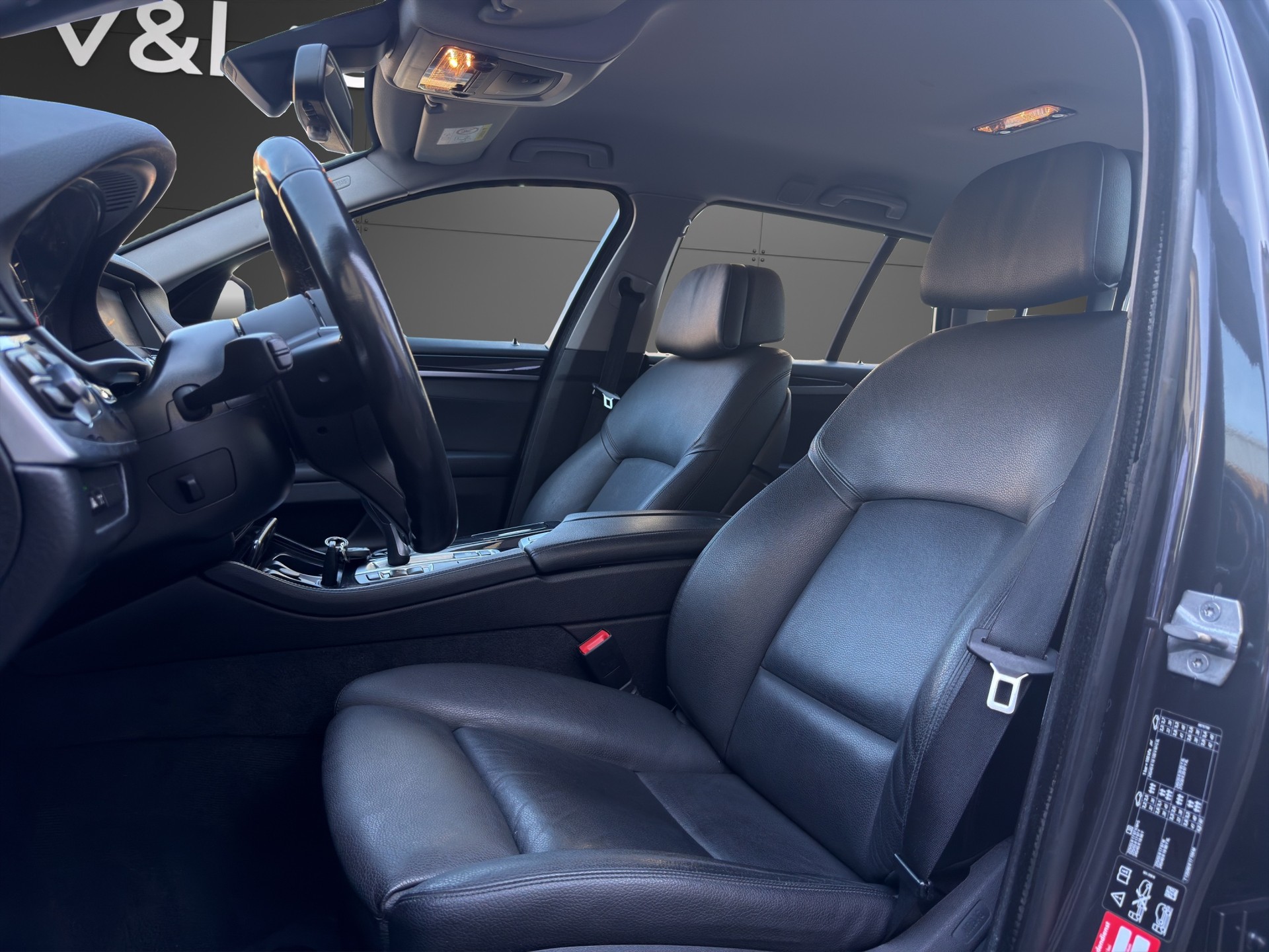 BMW 520d Touring xDrive Steptronic-image-21