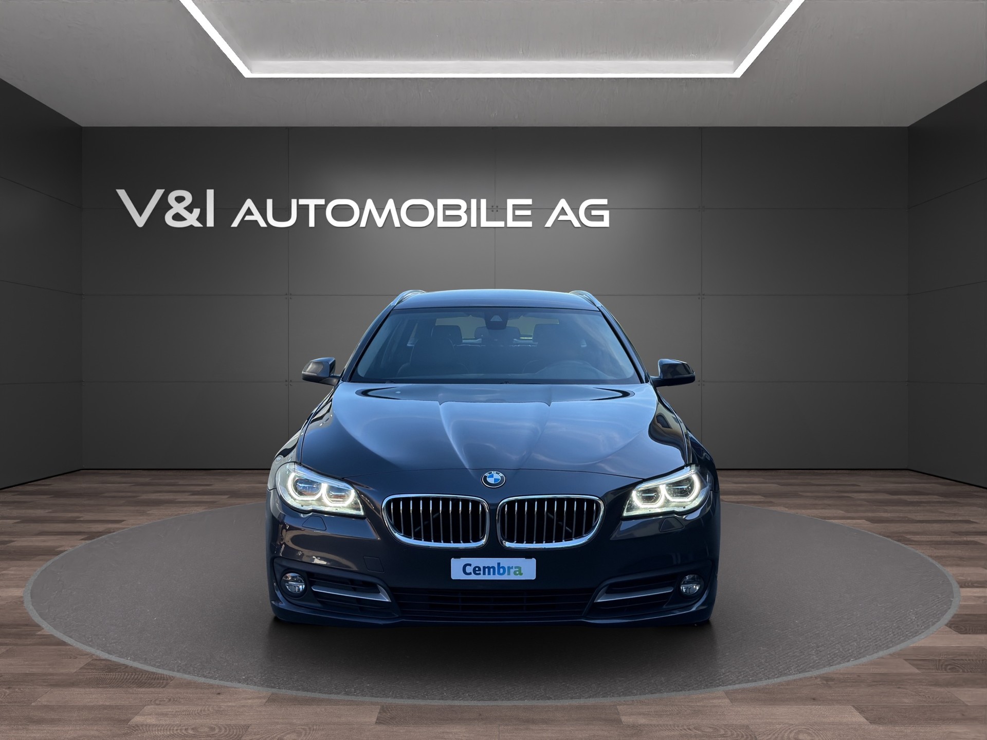 BMW 520d Touring xDrive Steptronic-showroom-element-2