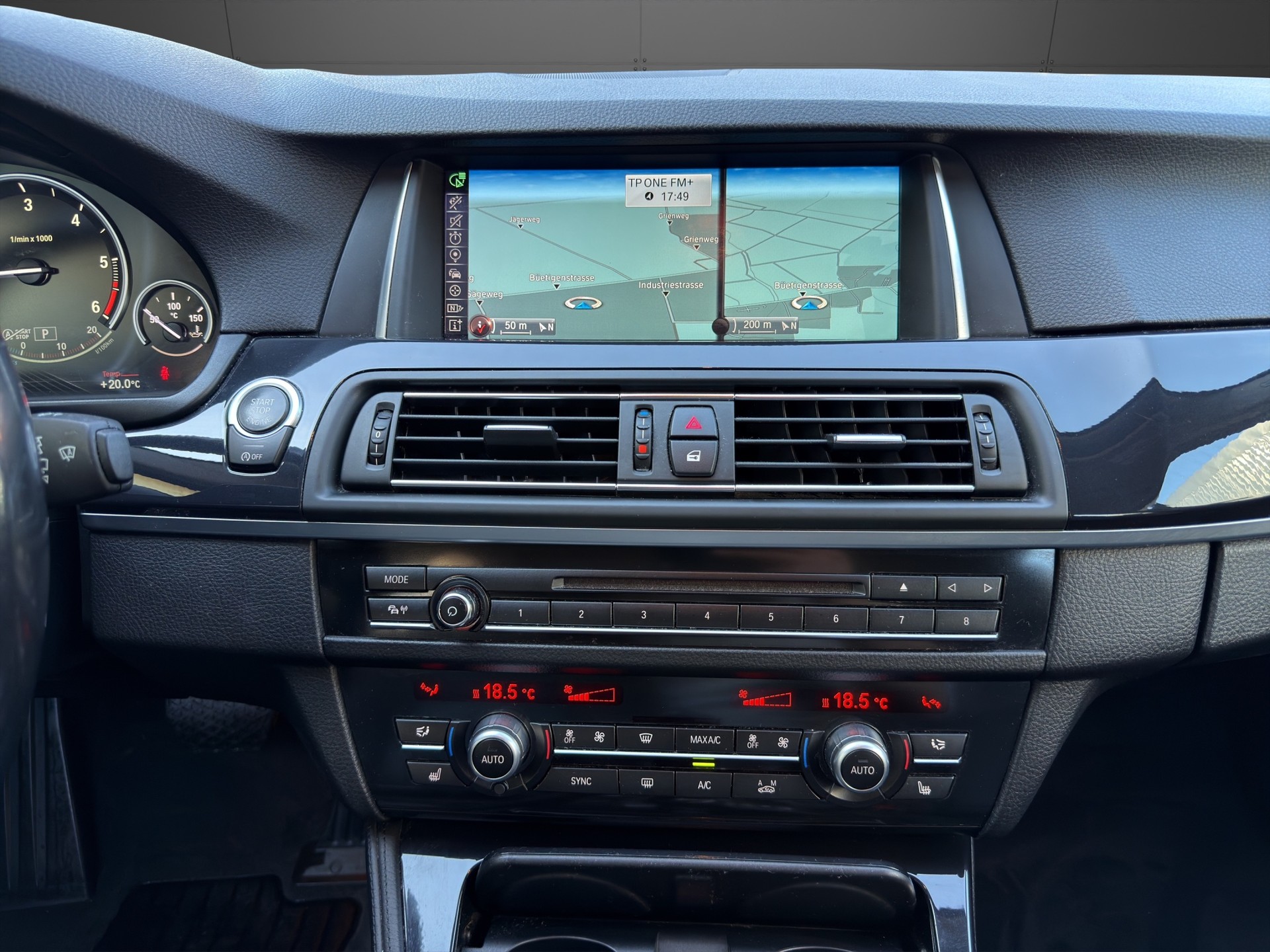 BMW 520d Touring xDrive Steptronic-image-12
