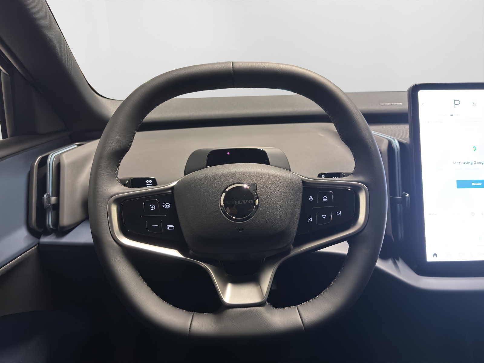 VOLVO EX30 Ultra XCENTRIC Black Edition-showroom-element-2