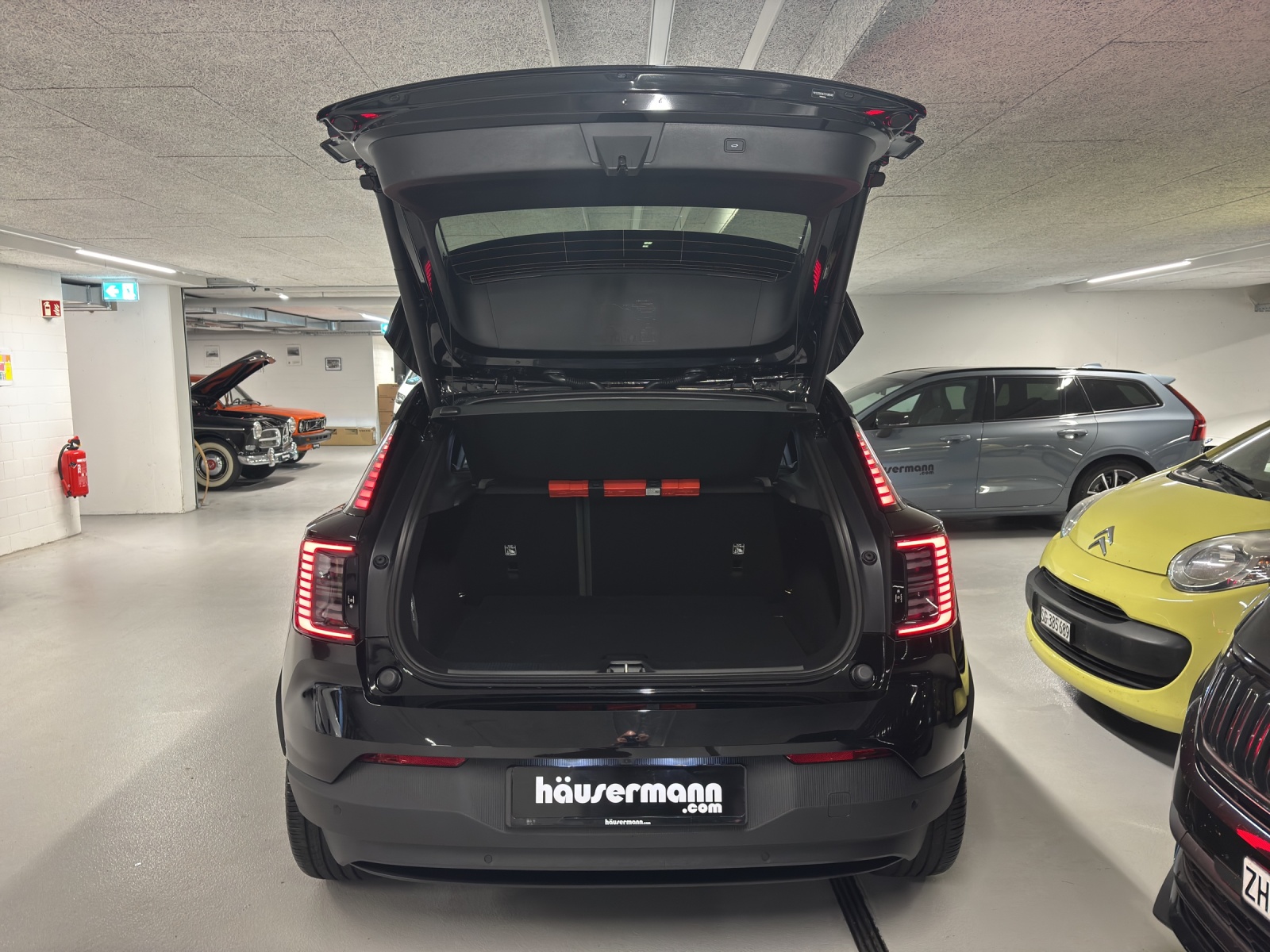 VOLVO EX30 Ultra XCENTRIC Black Edition-image-11