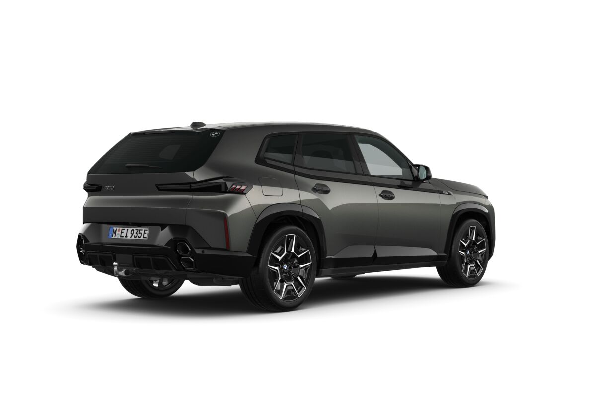 BMW XM xDrive 50e PHEV Steptronic-showroom-element-1