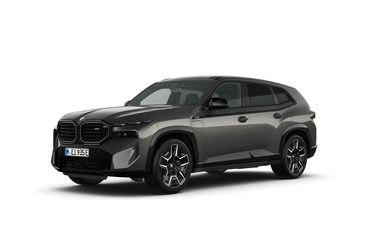 BMW XM xDrive 50e PHEV Steptronic-image-12