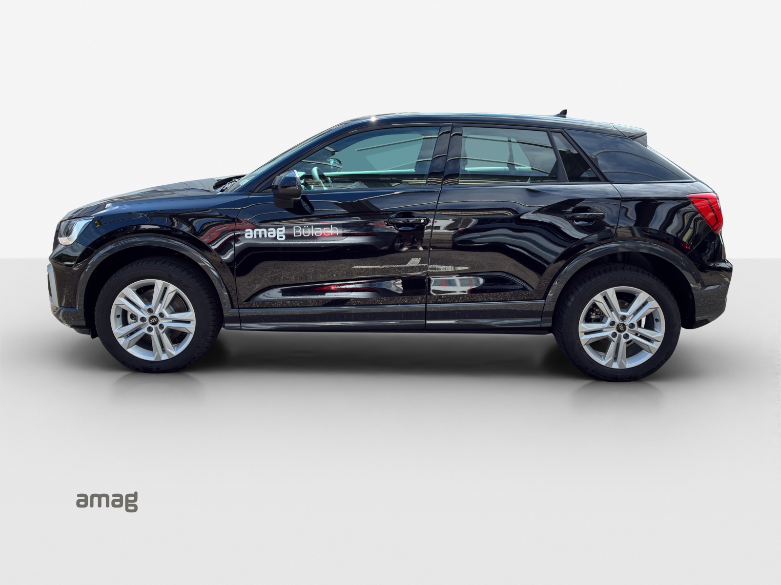 AUDI Q2 40 TFSI advanced quattro S-tronic-image-3