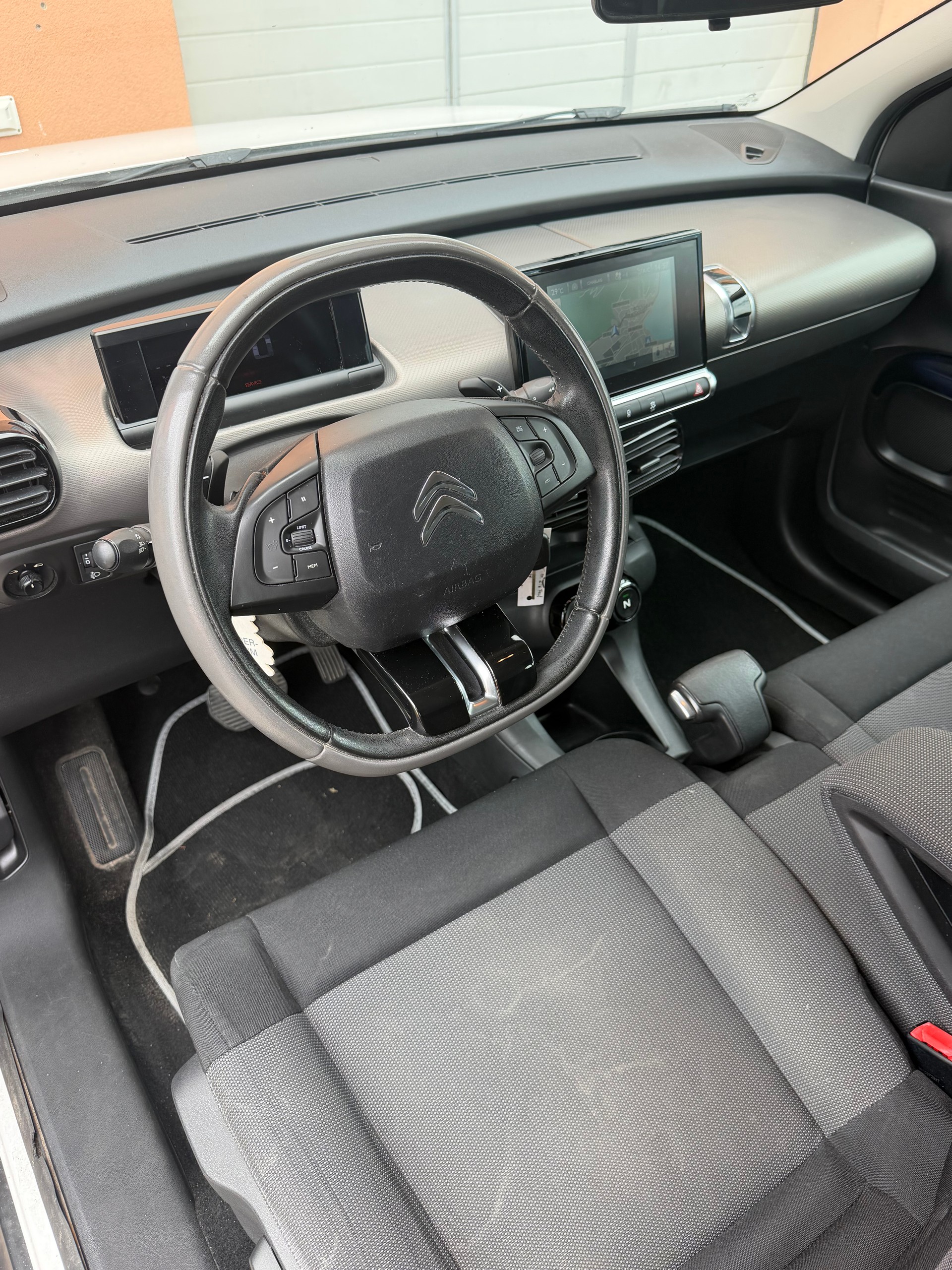 CITROEN C4 Cactus 1.2 e-VTi Shine ETG-image-6
