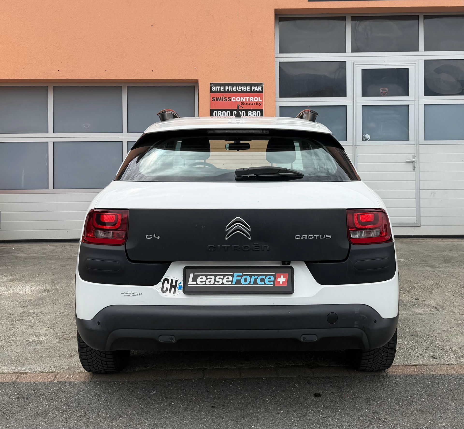 CITROEN C4 Cactus 1.2 e-VTi Shine ETG-image-5