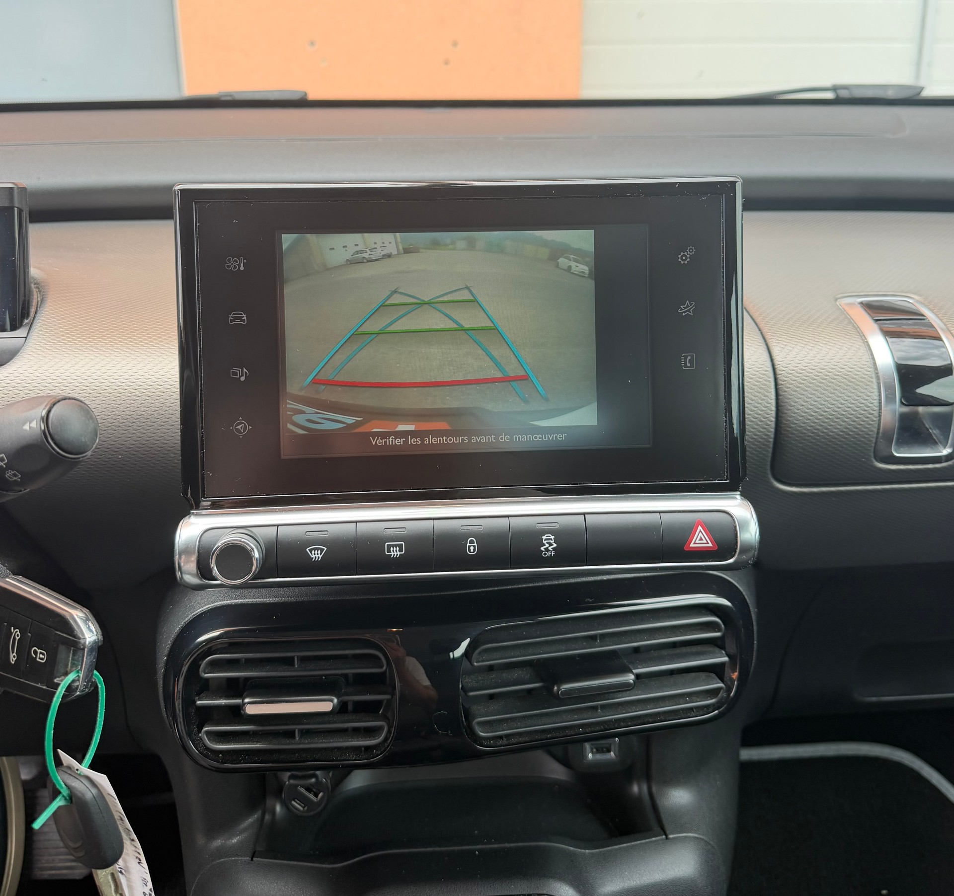 CITROEN C4 Cactus 1.2 e-VTi Shine ETG-image-8