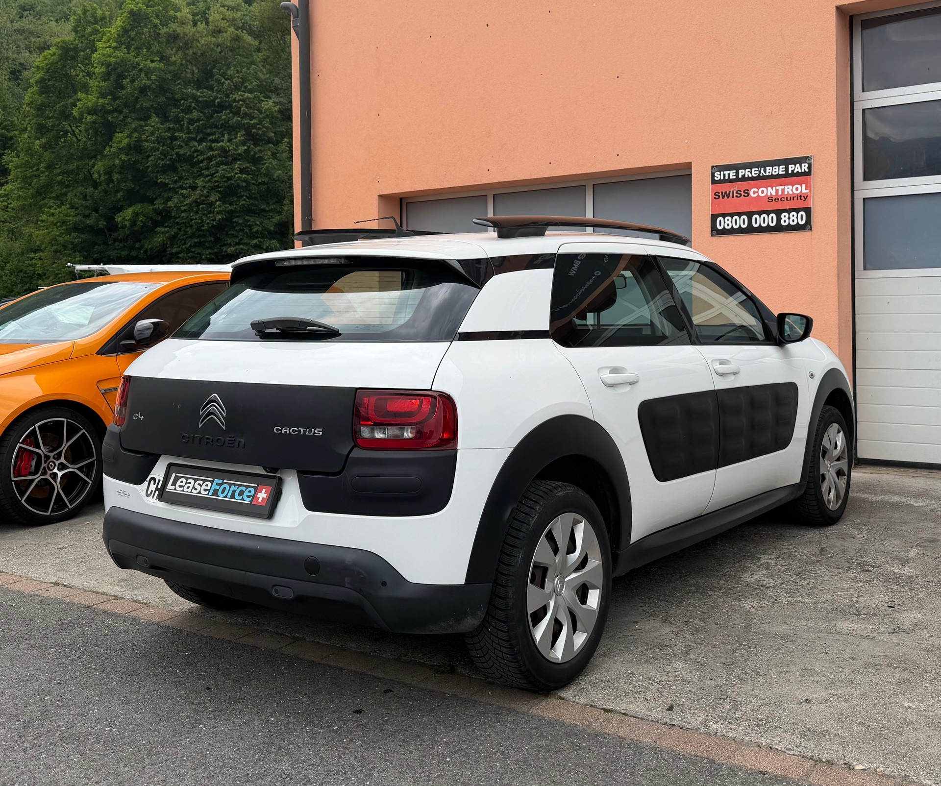 CITROEN C4 Cactus 1.2 e-VTi Shine ETG-image-3