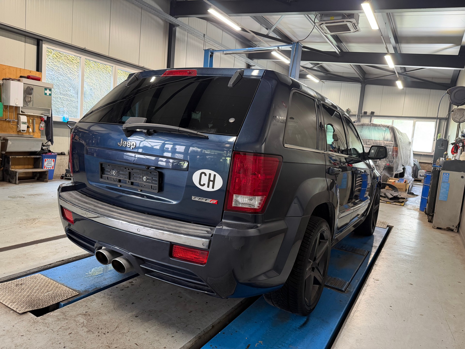 JEEP Grand Cherokee 6.1 HEMI SRT8 Automatic-image-5