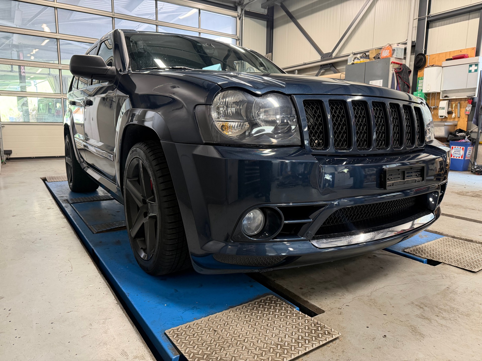 JEEP Grand Cherokee 6.1 HEMI SRT8 Automatic-image-6