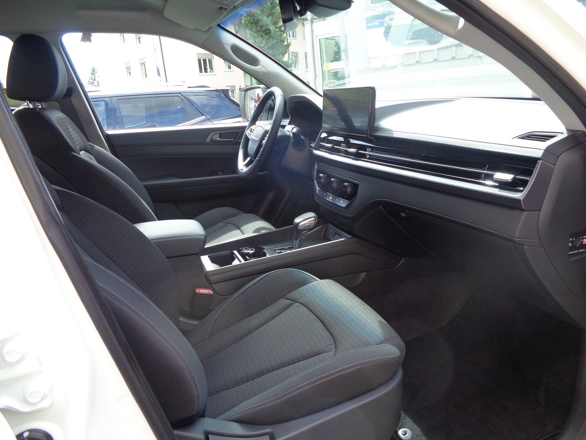 KGM-SsangYong Platinium-image-13