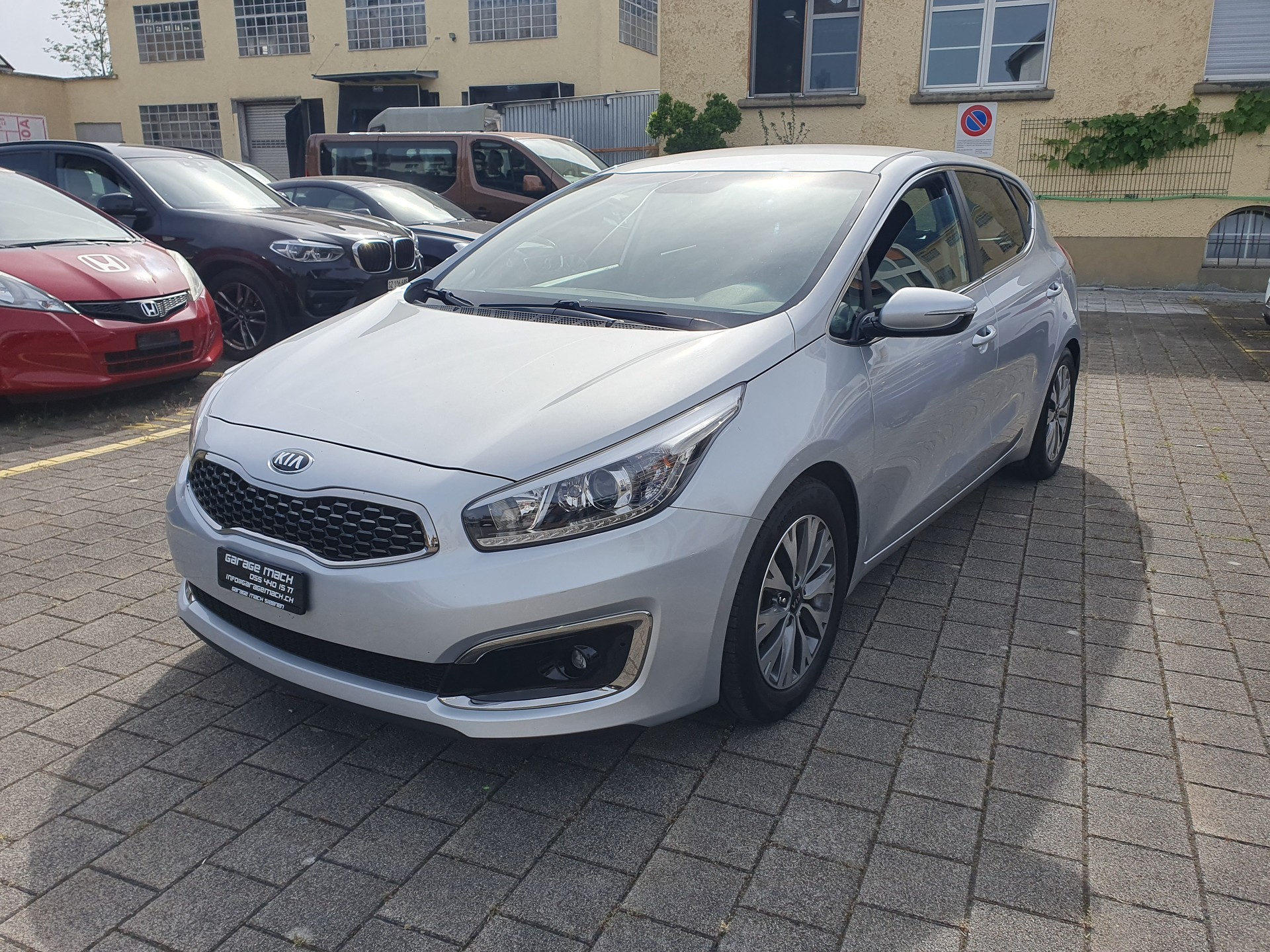 KIA Cee'd 1.6 GDi Swiss Champion DCT-image-1