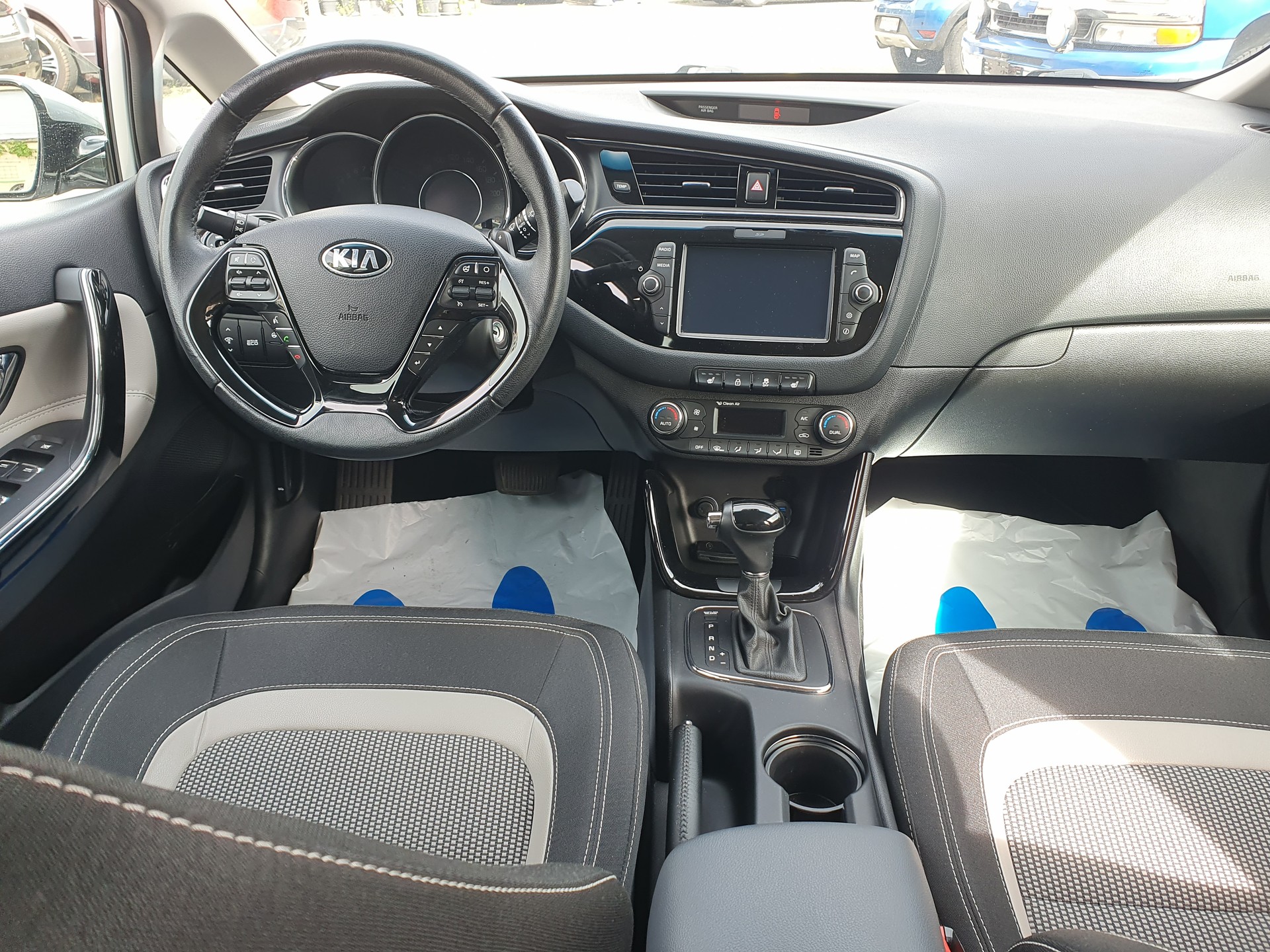 KIA Cee'd 1.6 GDi Swiss Champion DCT-image-7