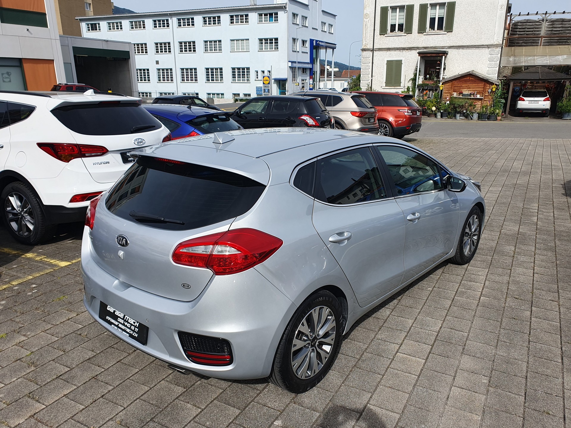 KIA Cee'd 1.6 GDi Swiss Champion DCT-image-3
