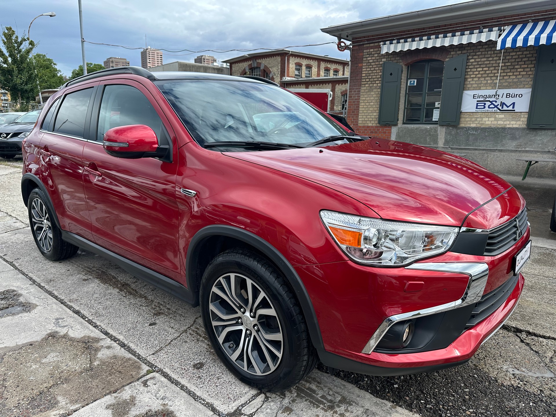 MITSUBISHI ASX 2.2 DID Diamond 4WD Automatic-image-2