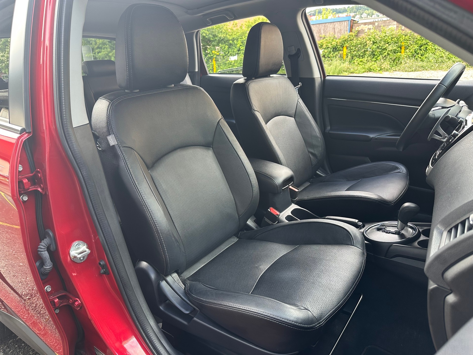 MITSUBISHI ASX 2.2 DID Diamond 4WD Automatic-image-14