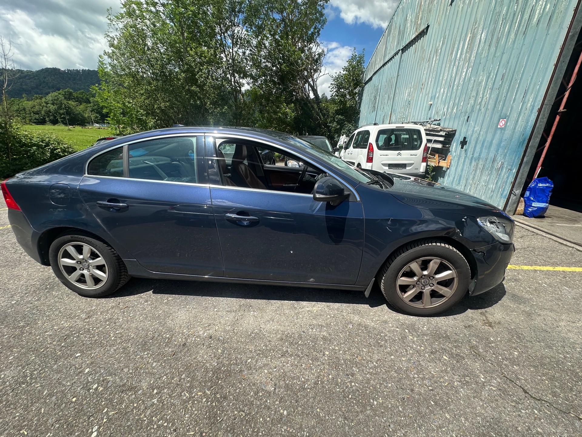 VOLVO S60 T5 Momentum Powershift-image-2