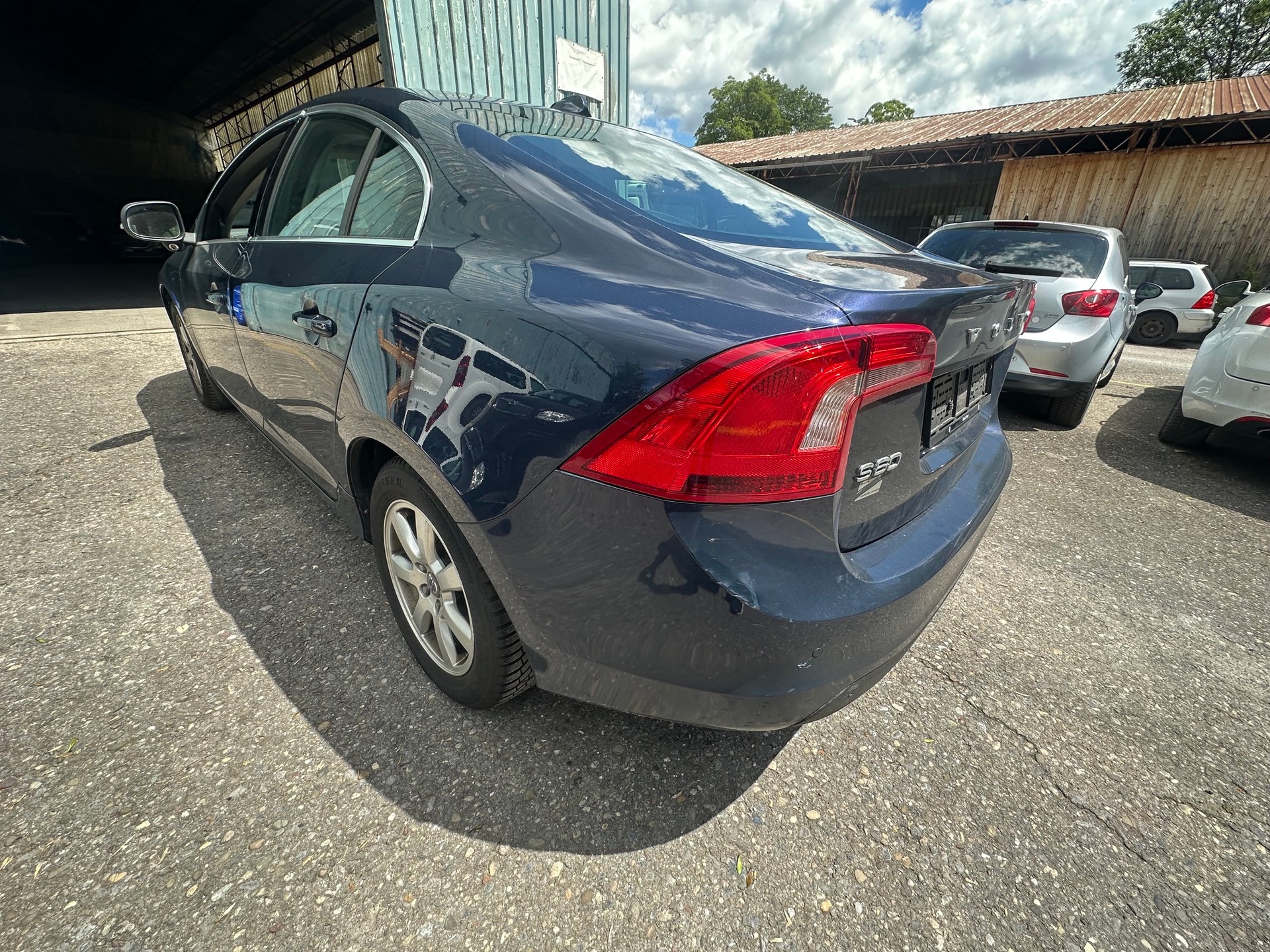 VOLVO S60 T5 Momentum Powershift-image-5