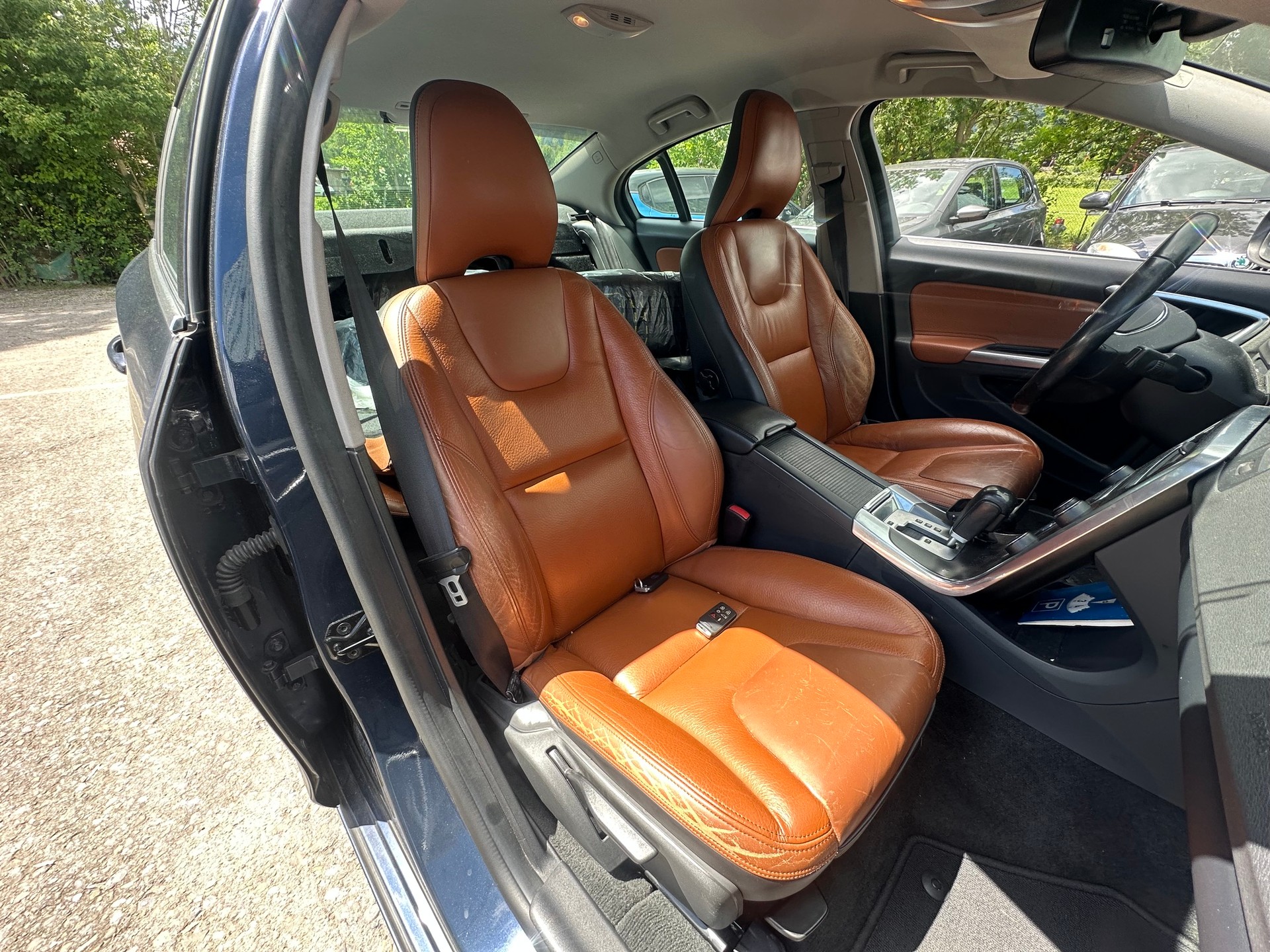VOLVO S60 T5 Momentum Powershift-image-11