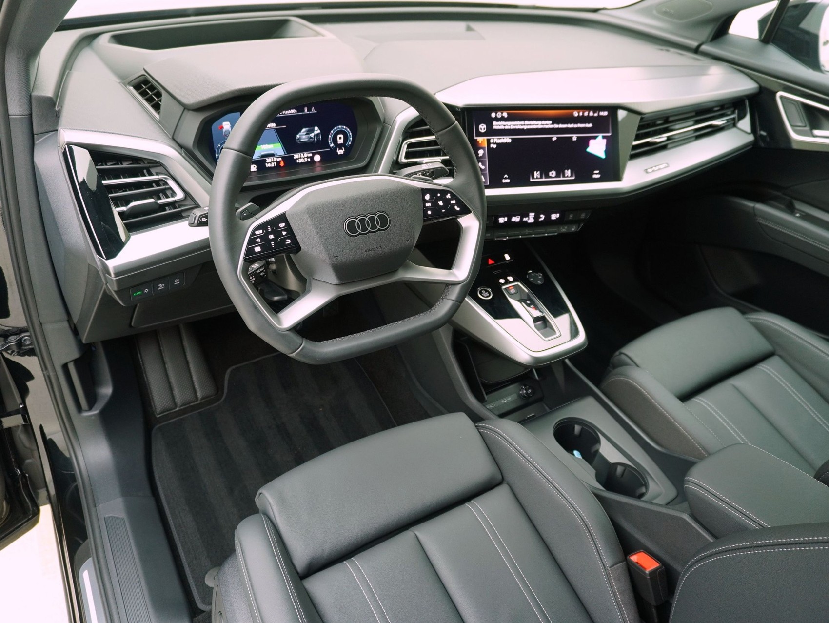 AUDI Q4 e-tron Sportback 55 S line quattro **Audi Werksgarantie bis 08/2030**-image-9