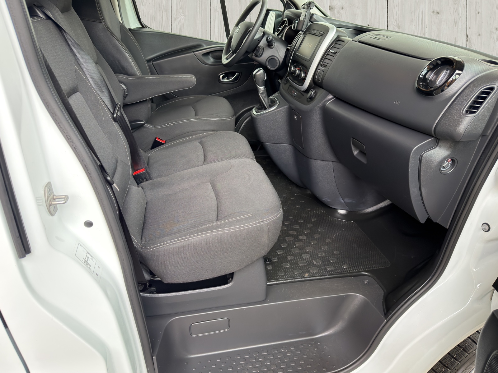 NISSAN NV300 dCi 120 2.9 L2H1 Comfort-image-12