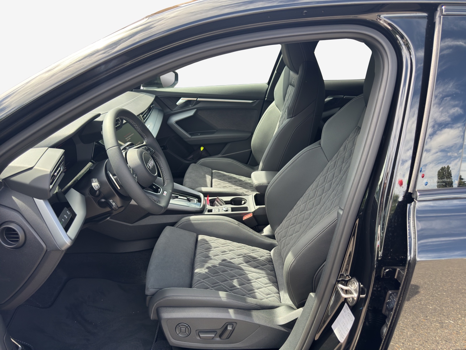 AUDI S3 Sportback TFSI quattro S-tronic-image-7