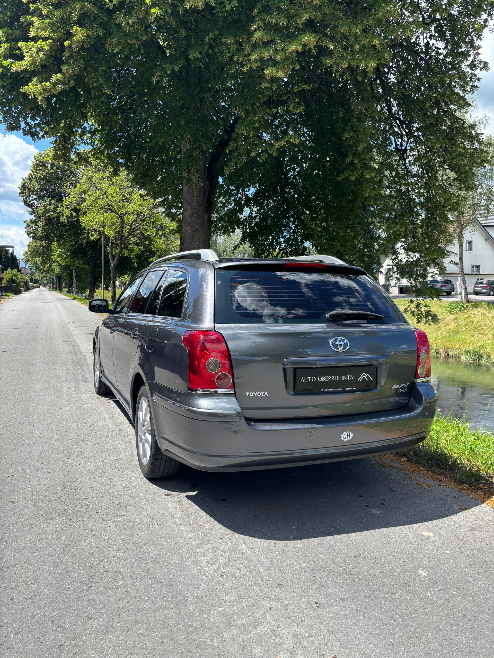 TOYOTA Avensis 2.0D-4 D Linea Sol Premium Sportswagon-image-6