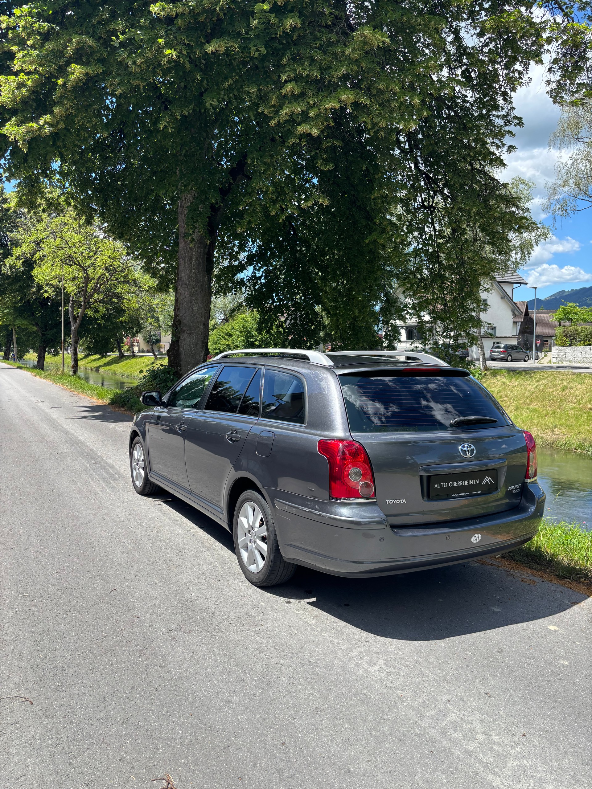 TOYOTA Avensis 2.0D-4 D Linea Sol Premium Sportswagon-image-5