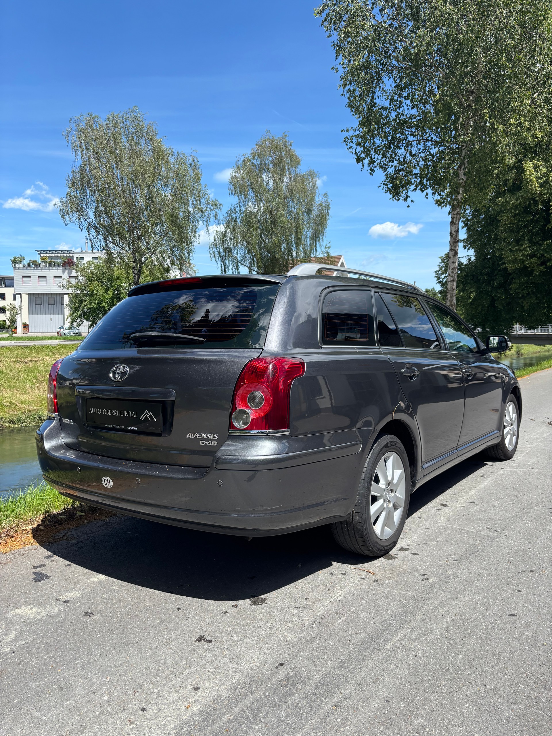 TOYOTA Avensis 2.0D-4 D Linea Sol Premium Sportswagon-image-7
