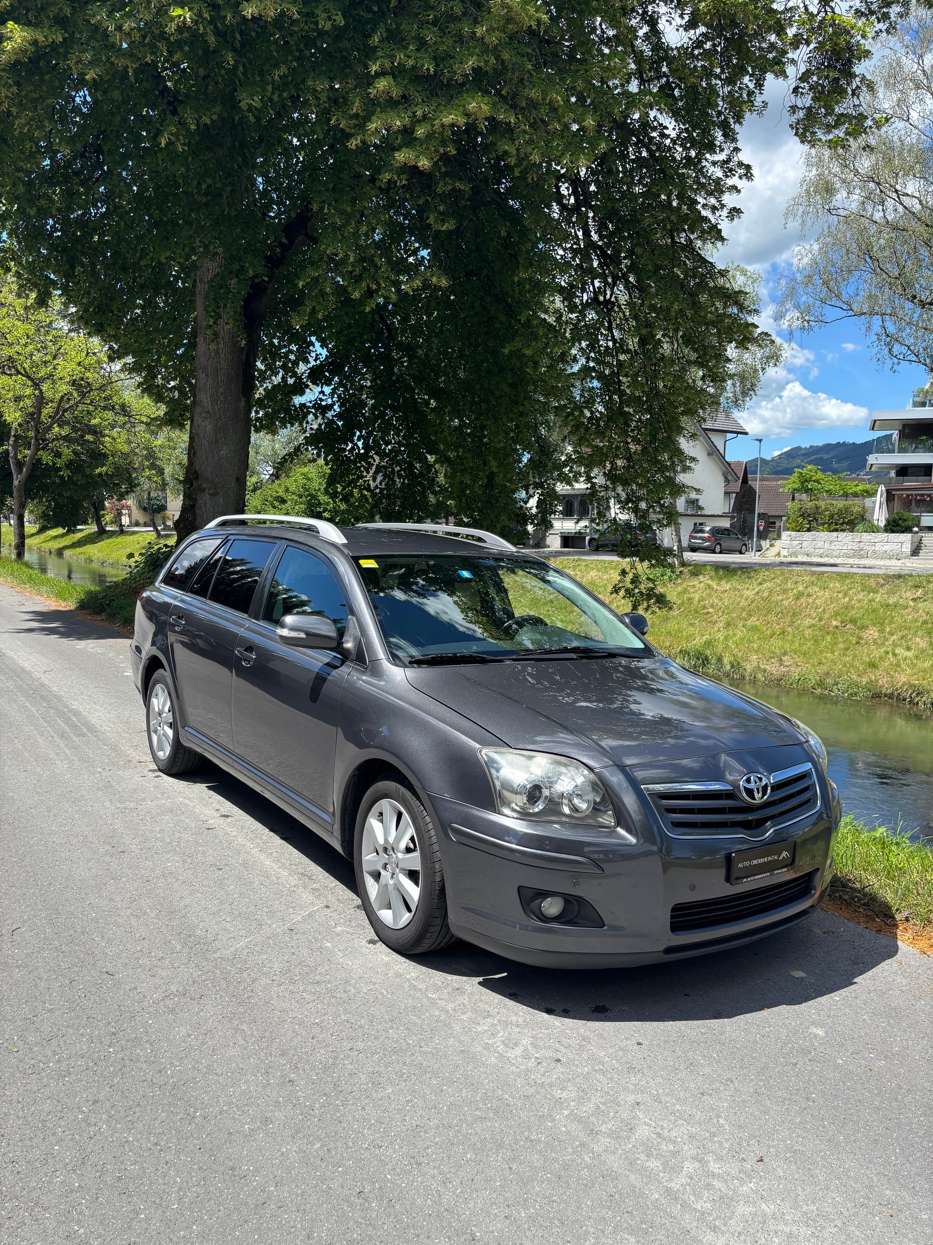 TOYOTA Avensis 2.0D-4 D Linea Sol Premium Sportswagon-image-10