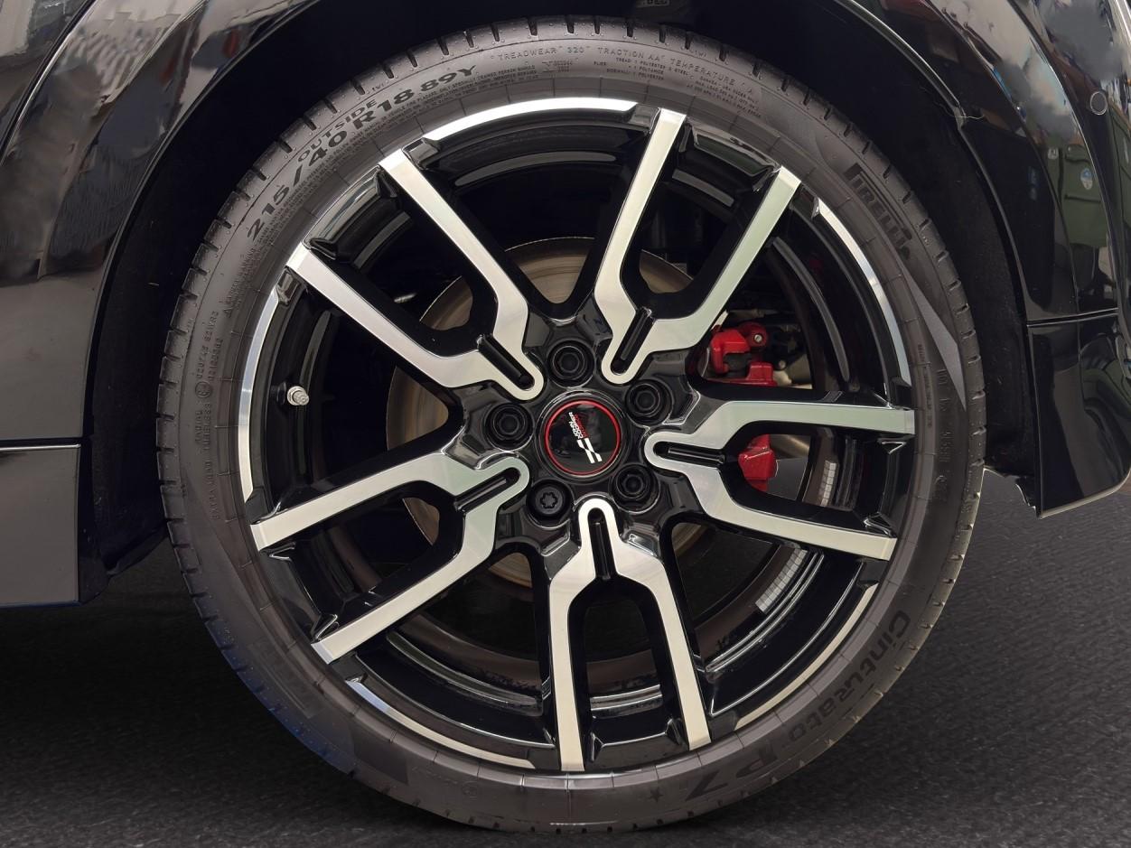 MINI John Cooper Works-image-11