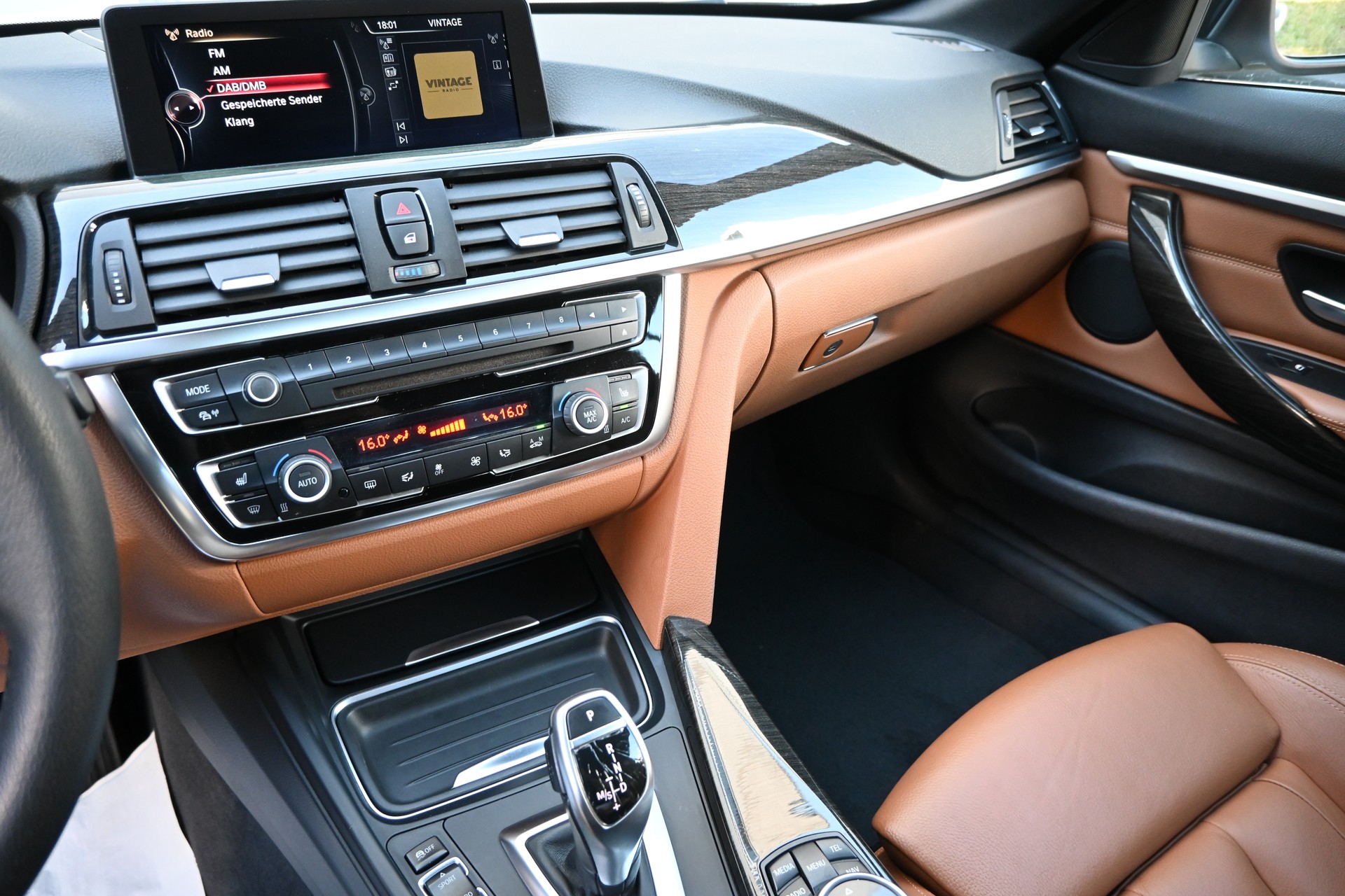 BMW 428i Cabriolet xDrive Luxury Line Steptronic-image-16
