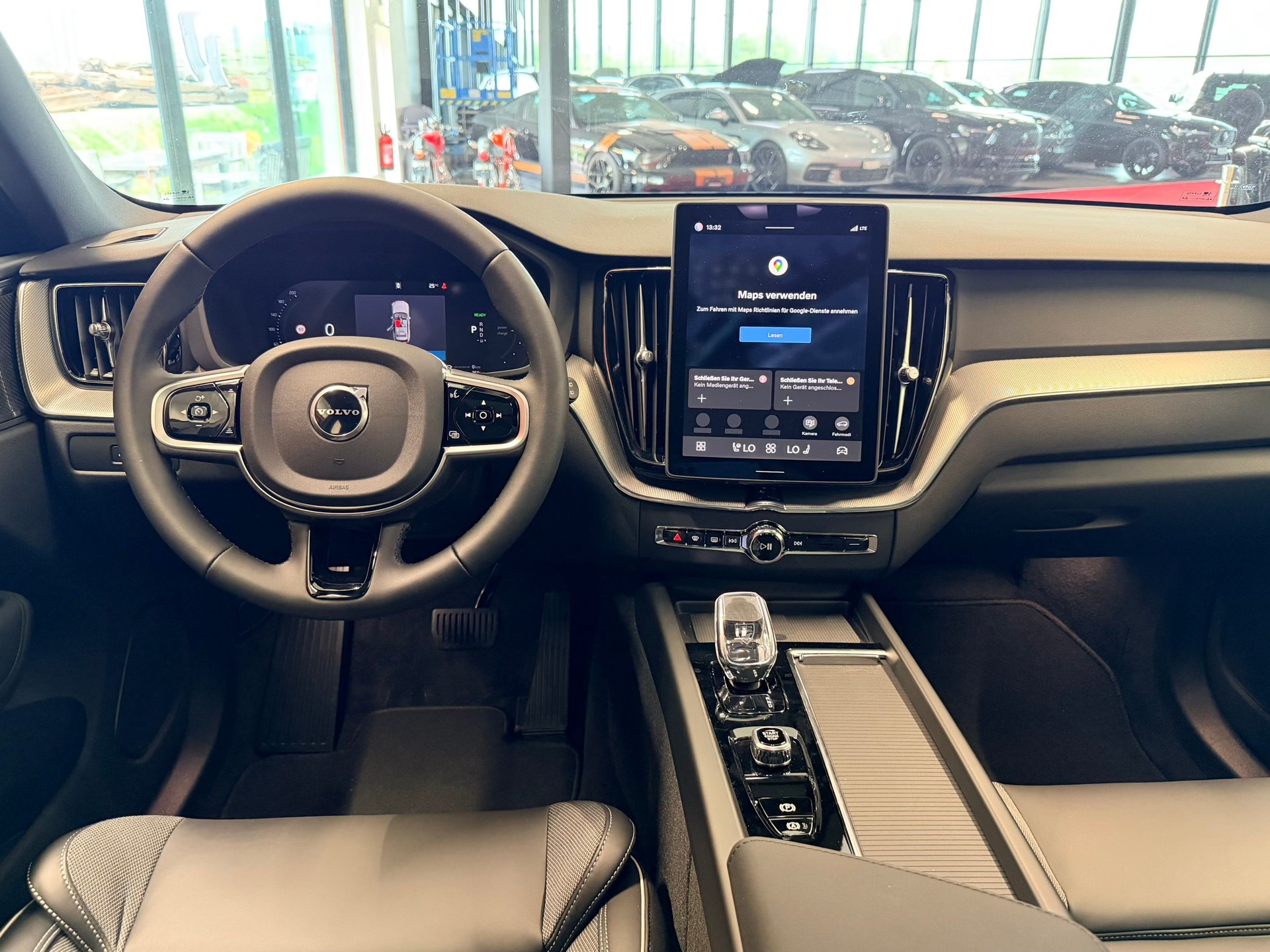 VOLVO XC60 T8 eAWD PluginHybrid Black Edition Geartronic-image-18