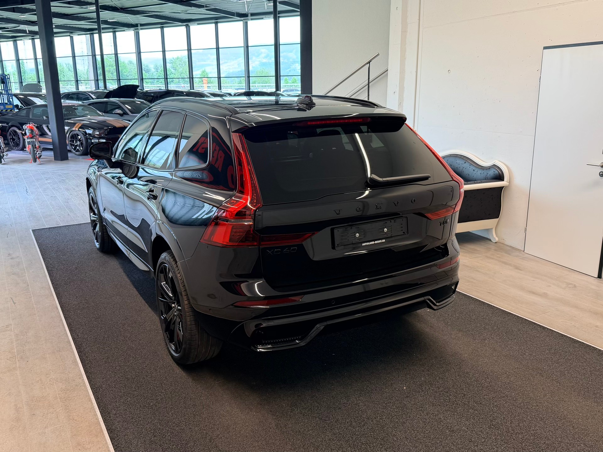 VOLVO XC60 T8 eAWD PluginHybrid Black Edition Geartronic-image-8