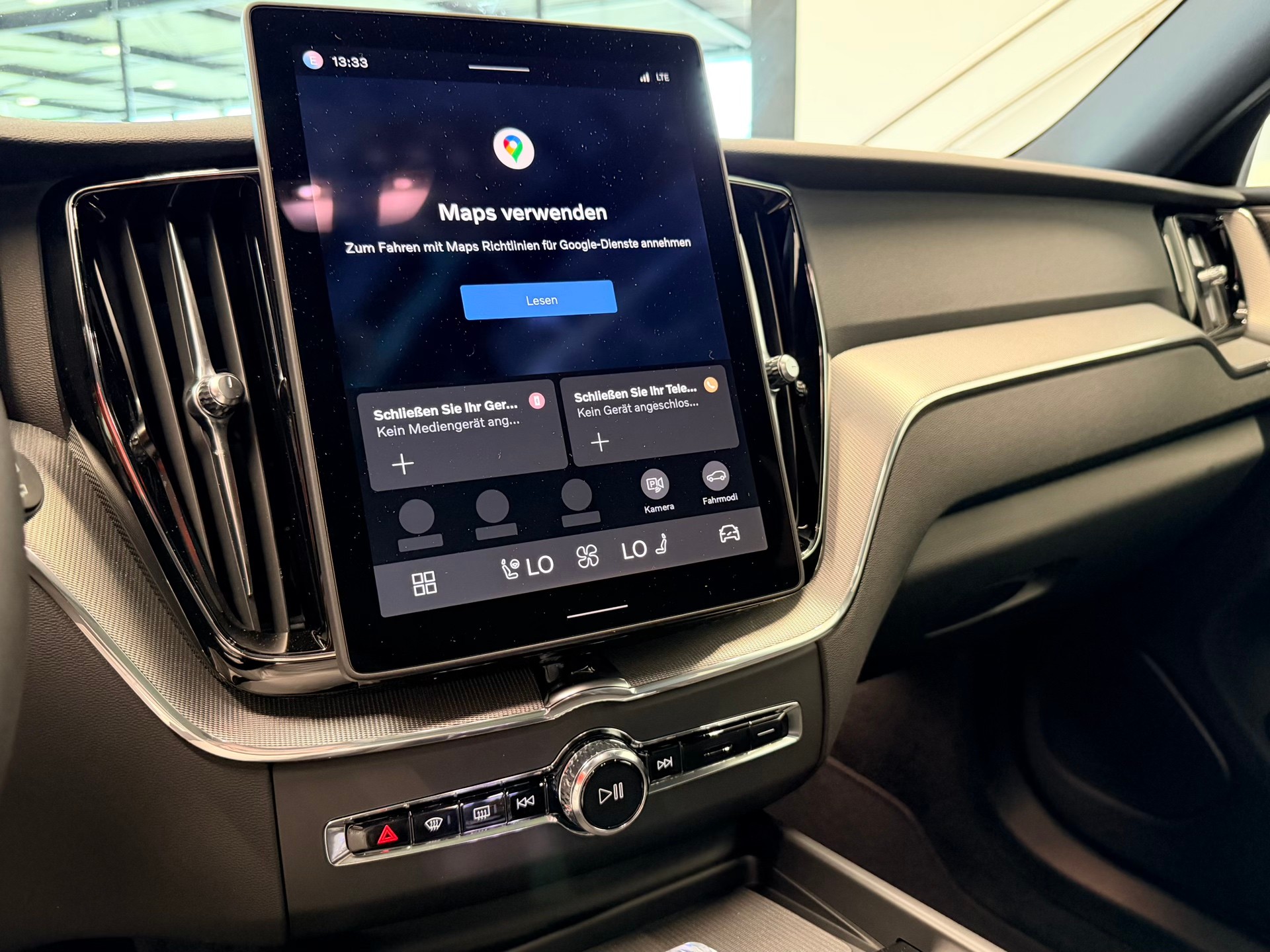 VOLVO XC60 T8 eAWD PluginHybrid Black Edition Geartronic-image-24