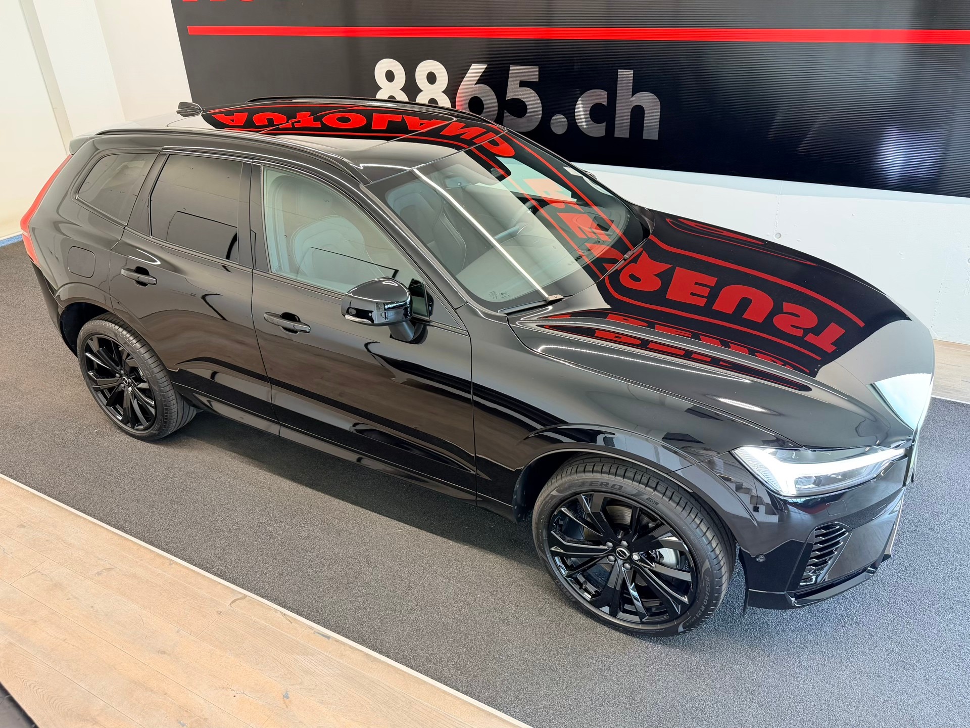 VOLVO XC60 T8 eAWD PluginHybrid Black Edition Geartronic-image-4